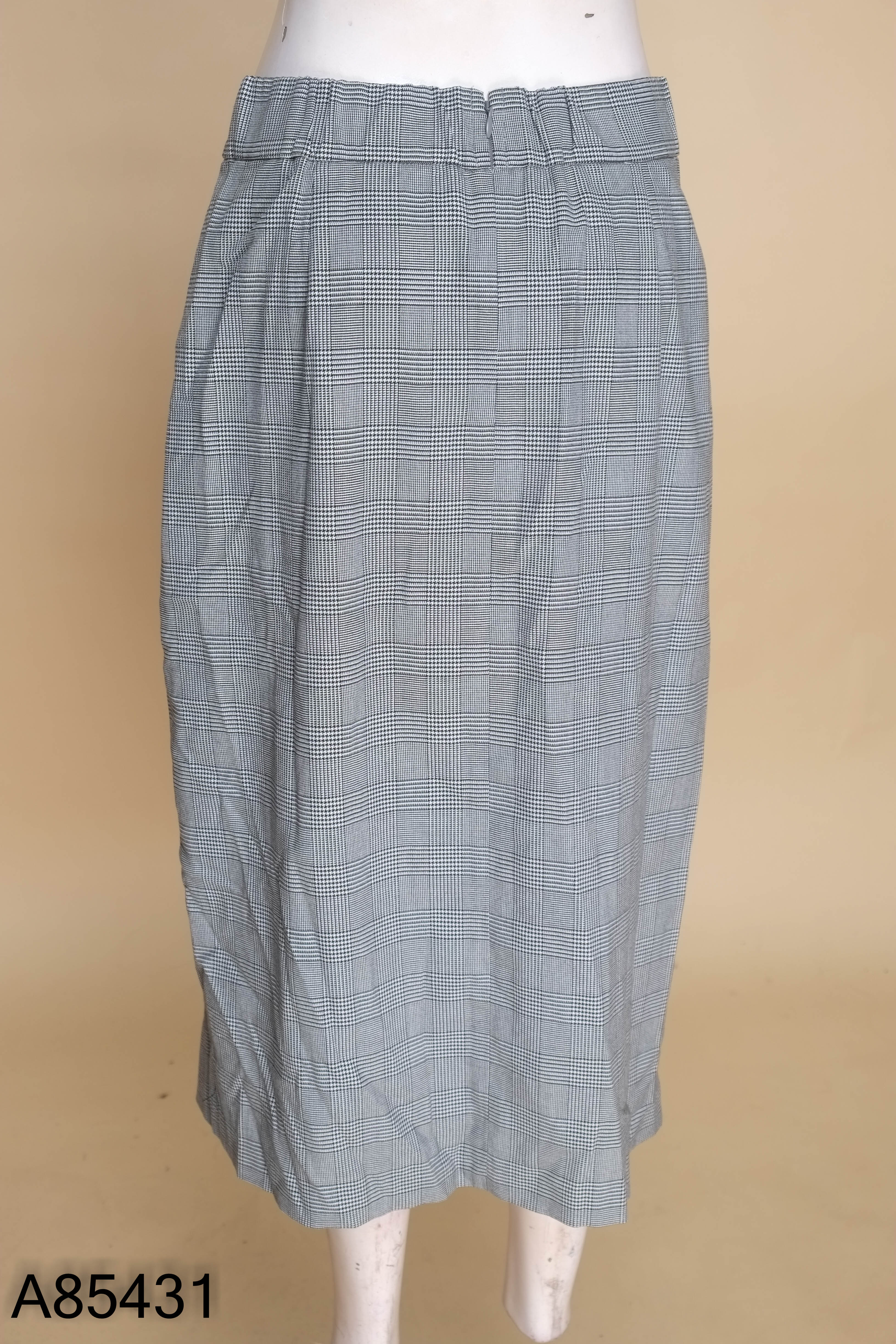Chân váy UNIQLO xám caro dáng dài