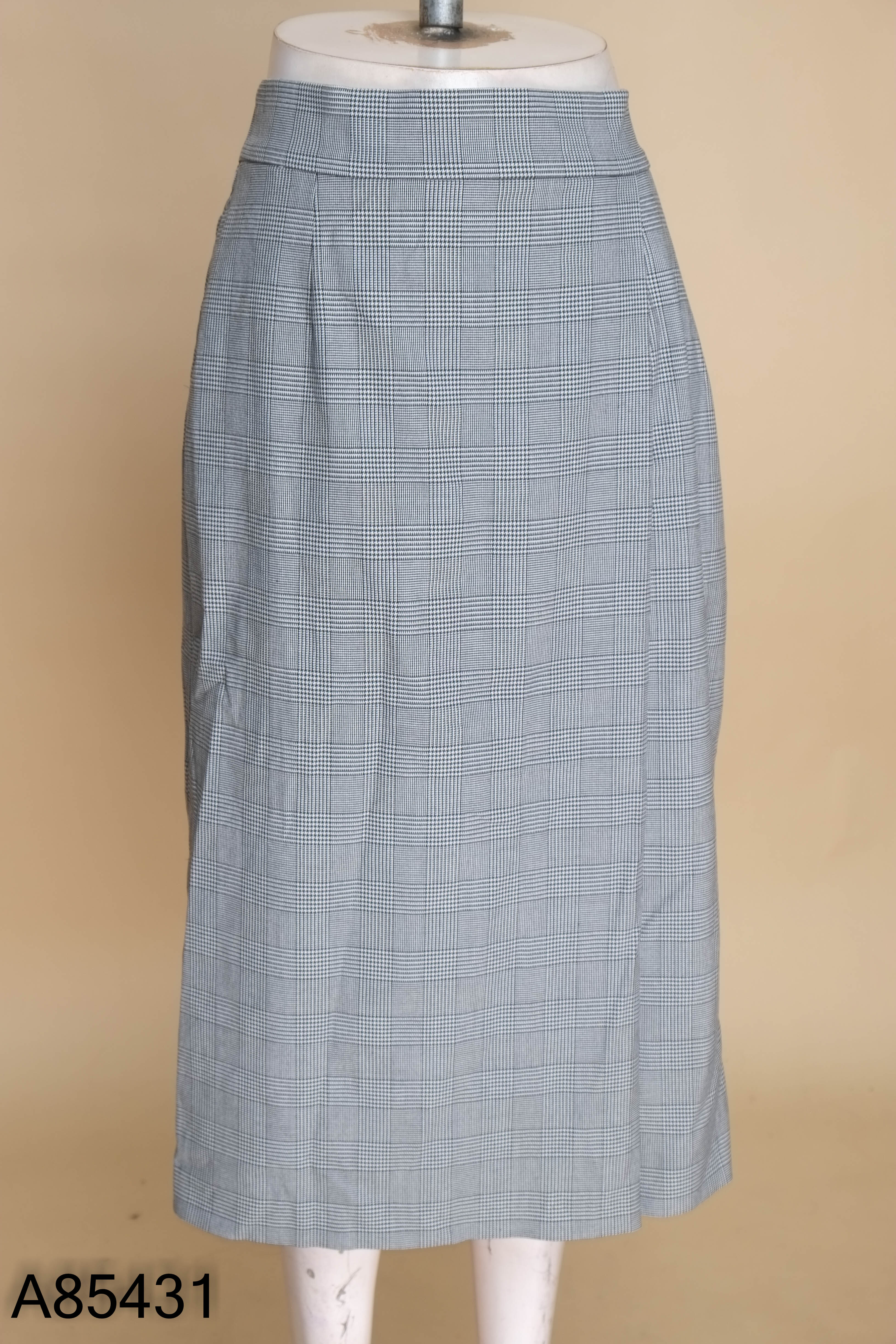 Chân váy UNIQLO xám caro dáng dài