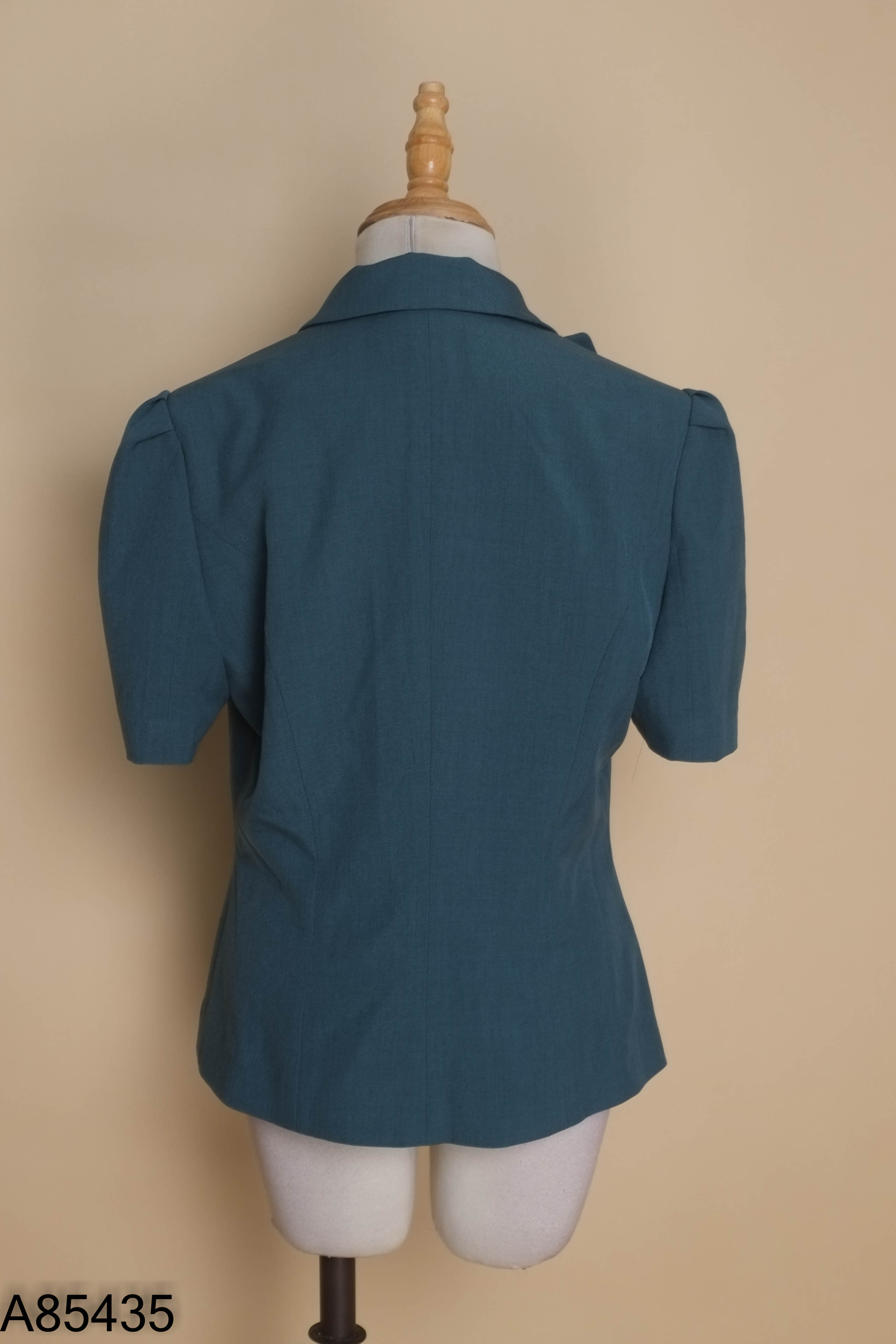 Áo vest SOHEE xanh đính hoa