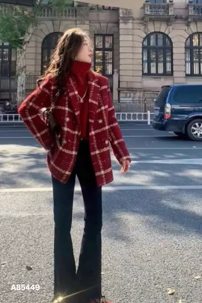 Blazer đỏ kẻ trắng dài