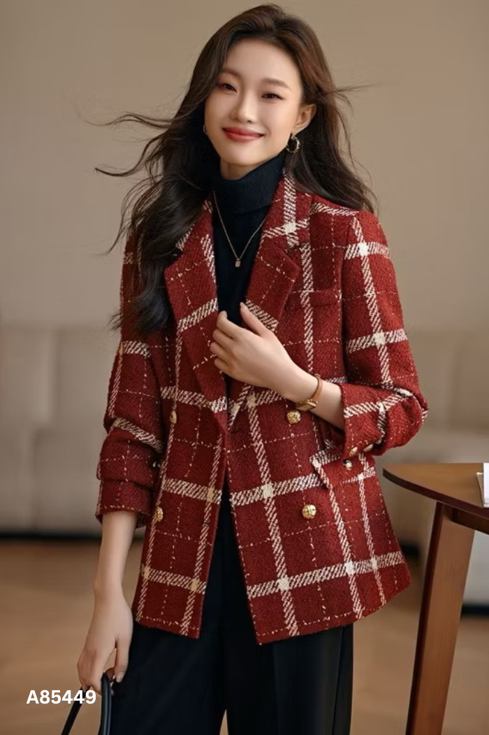 Blazer đỏ kẻ trắng dài