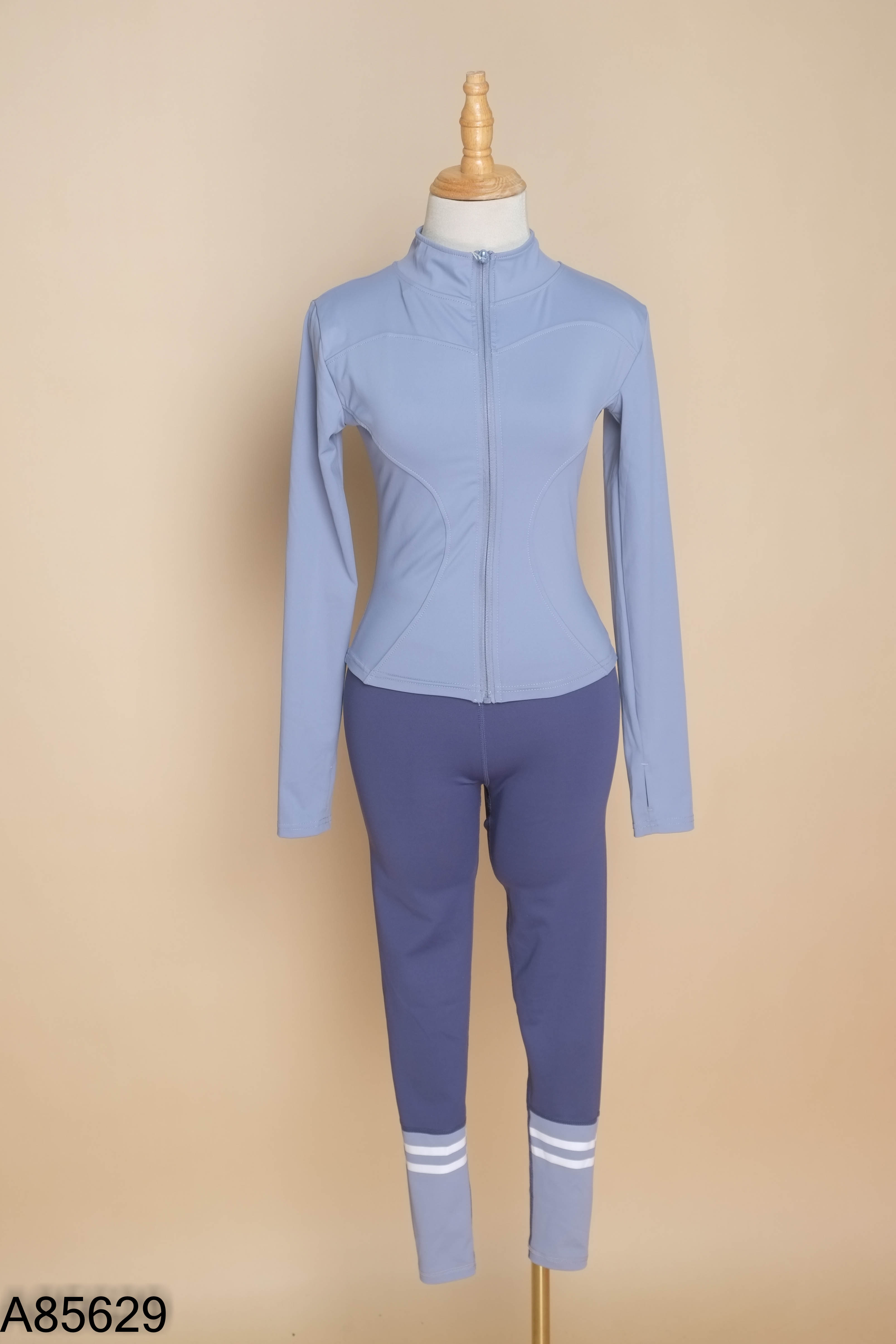 NEWTAG Set áo +quần thể thao xanh