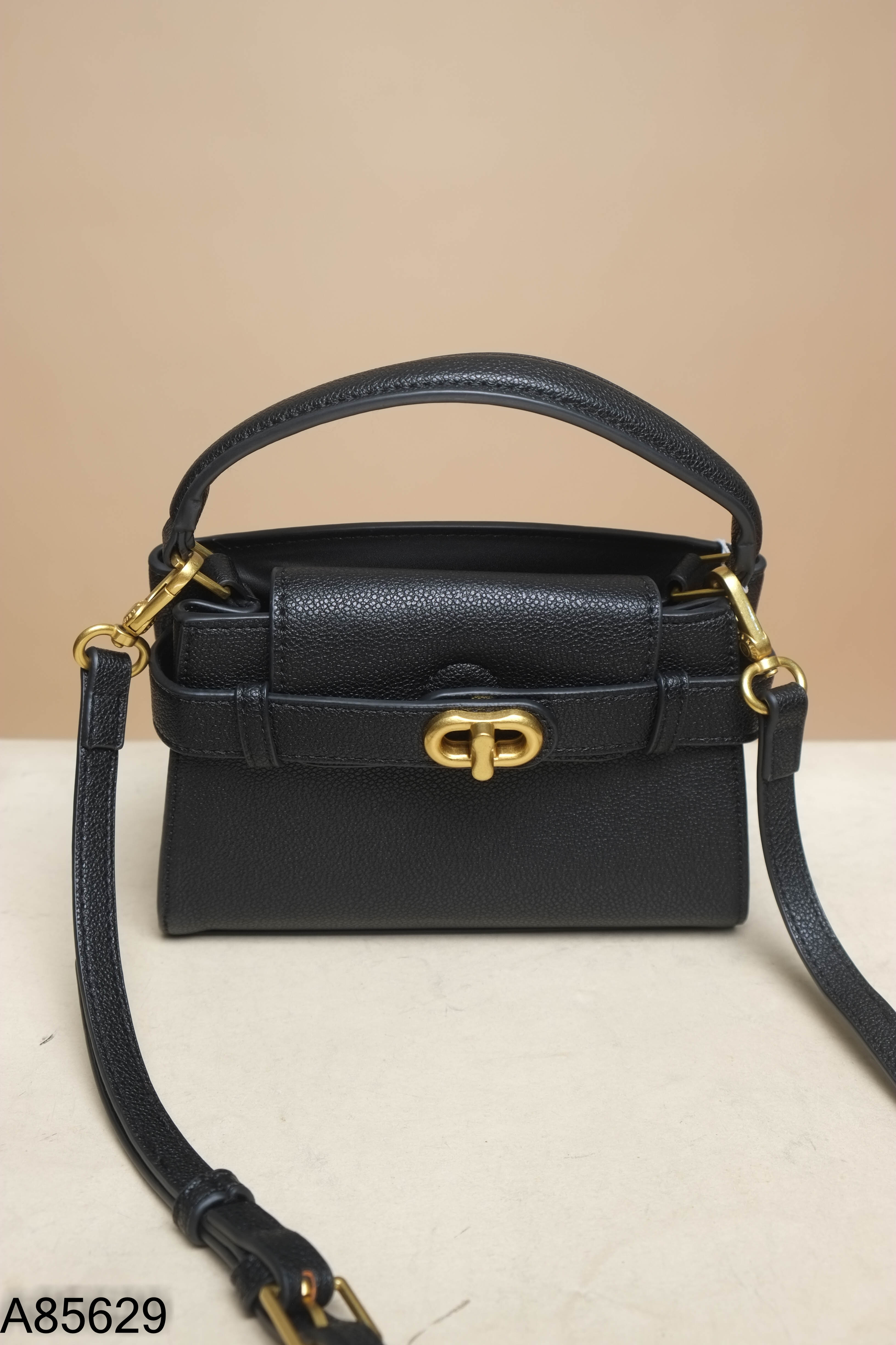 Túi xách CHARLES & KEITH đen