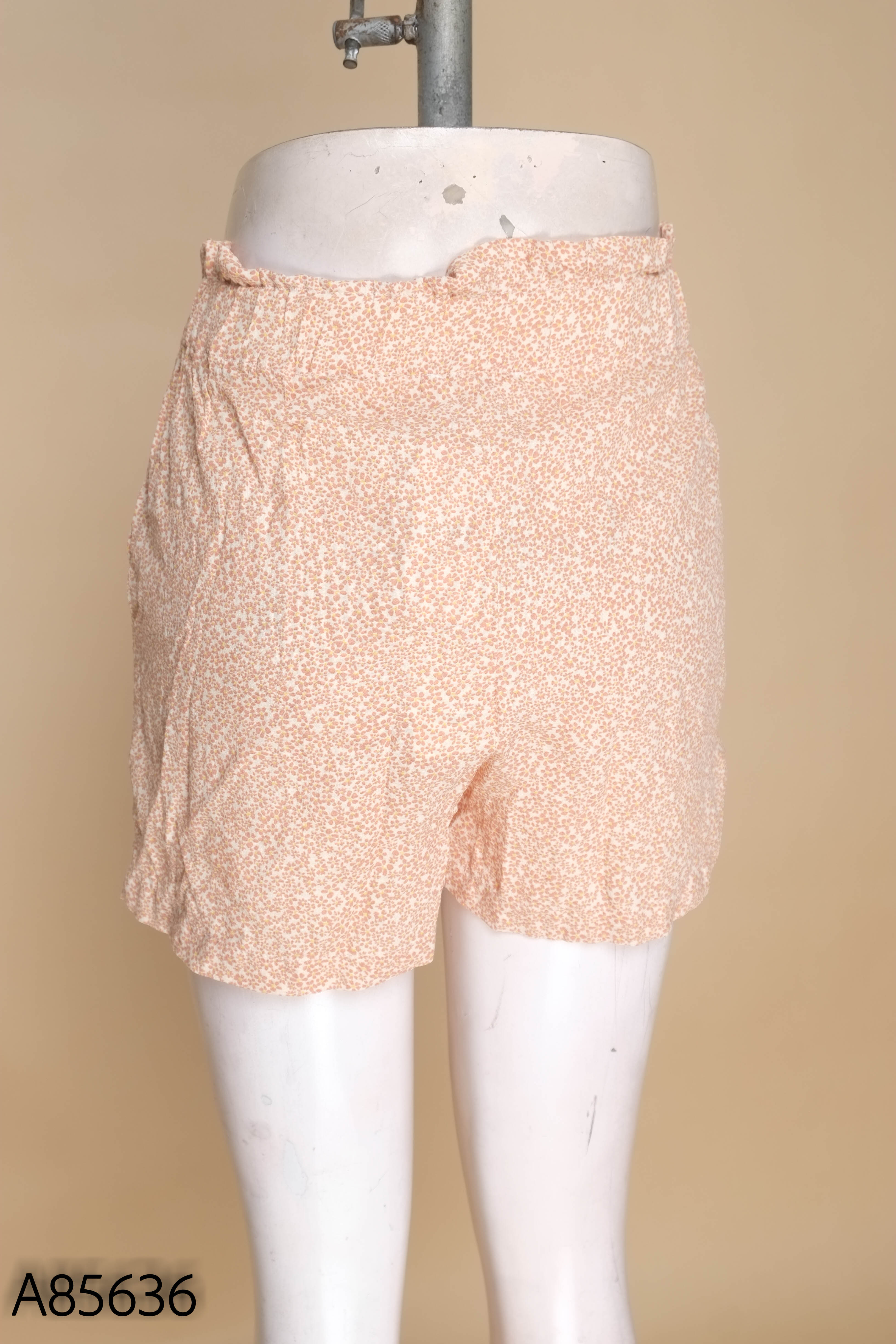 NEWTAGS quần MANGO be họa tiết hoa