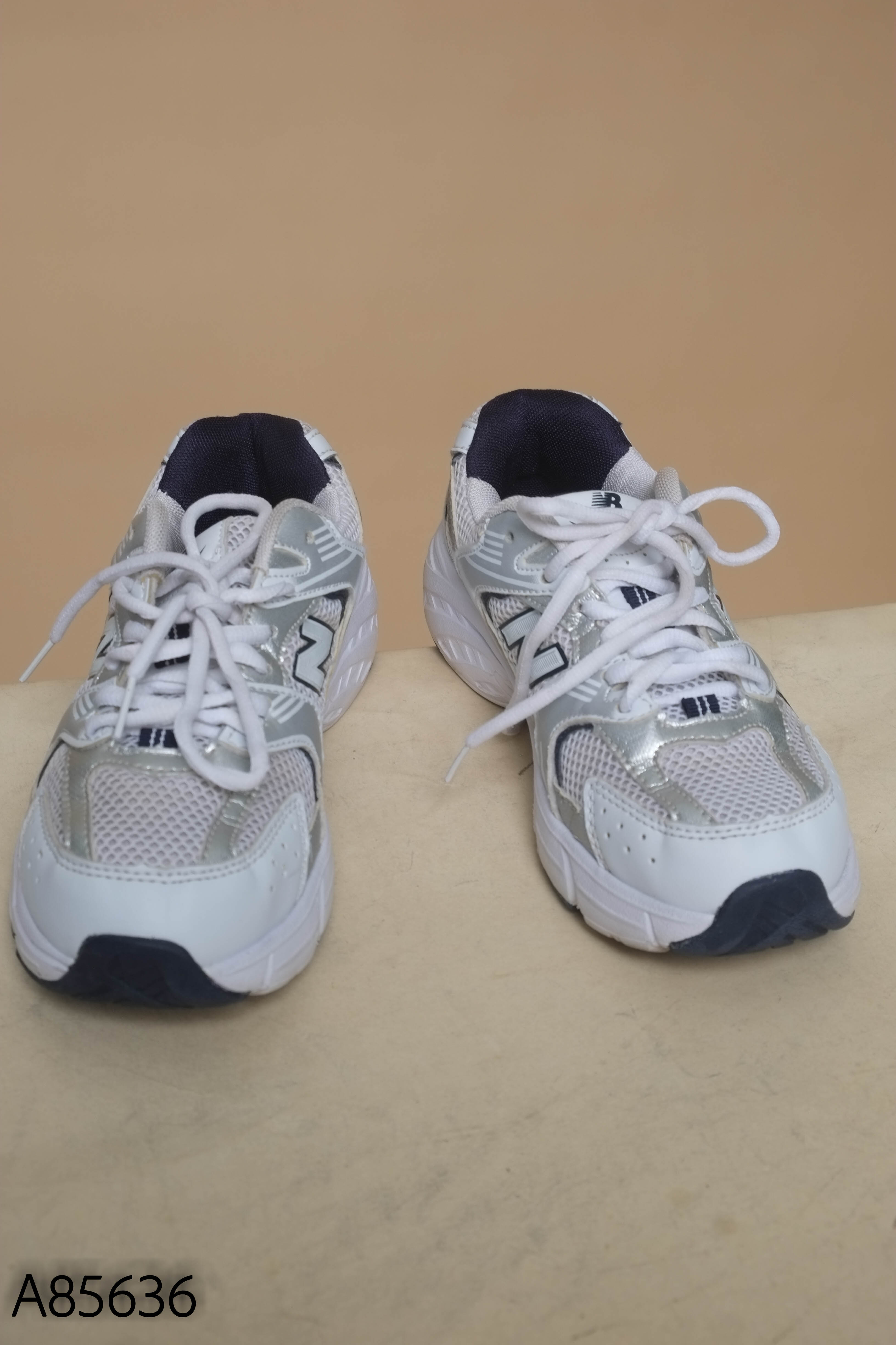 Giày thể thao NEW BALANCE trắng