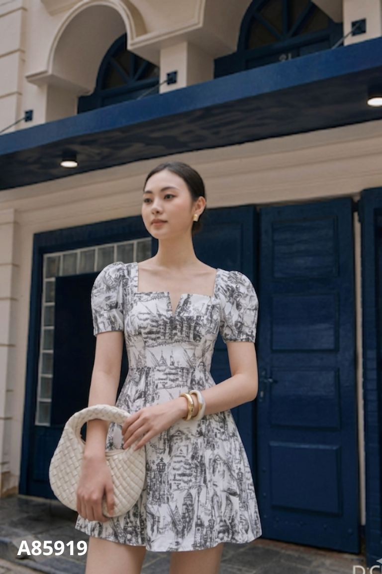 Váy D.CHIC trắng họa tiết đen