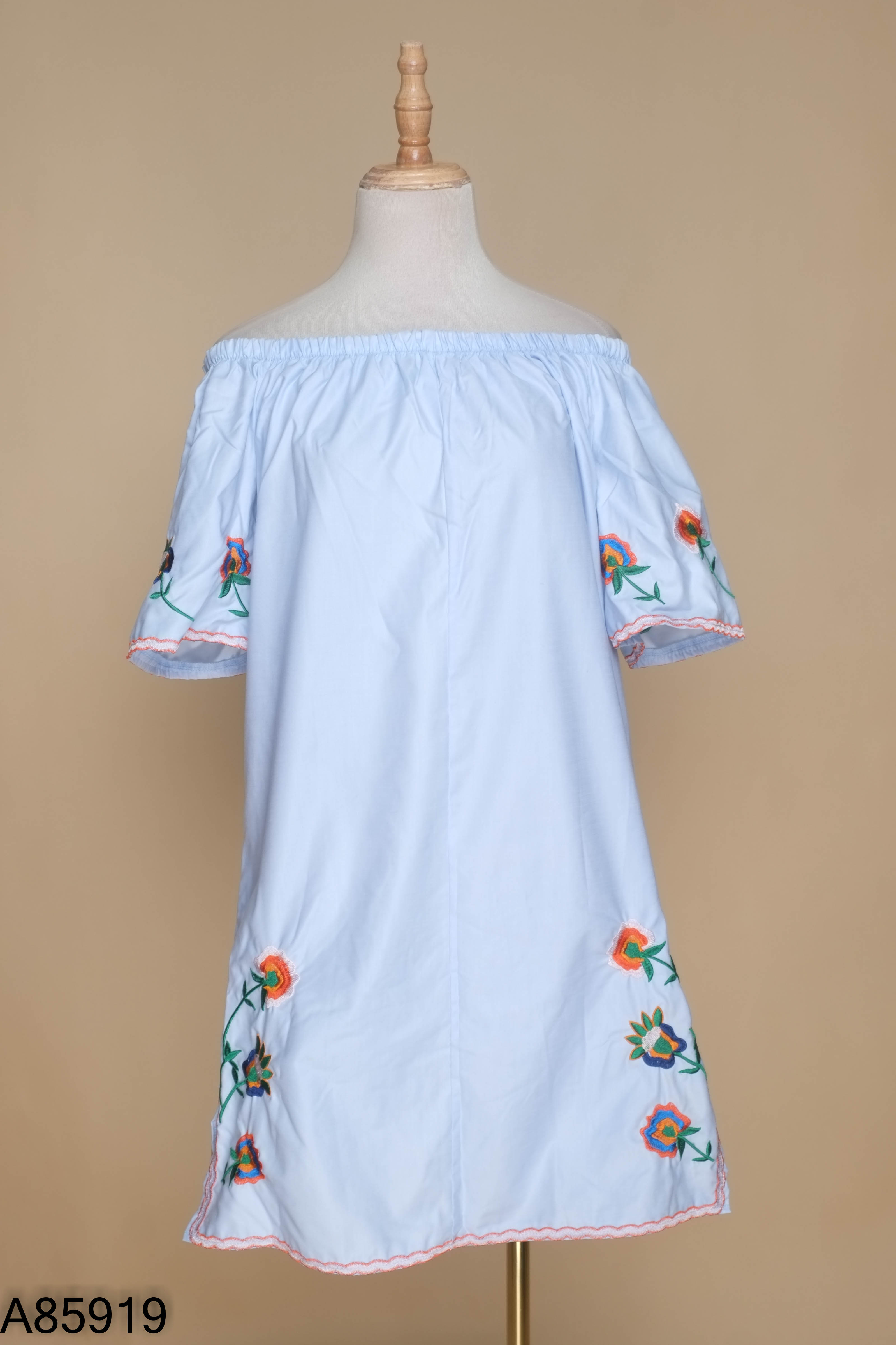 Váy ZARA COLLECTION xanh thêu hoa