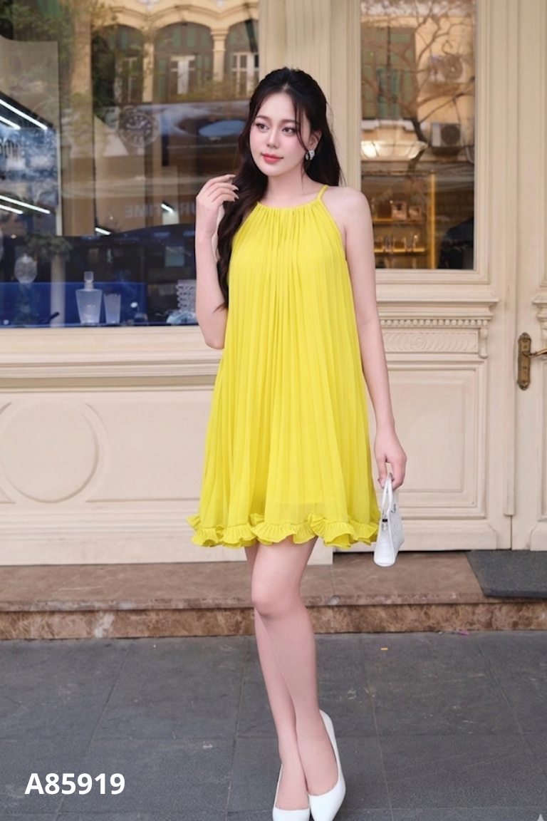 Váy KANEL vàng 2 dây xếp li