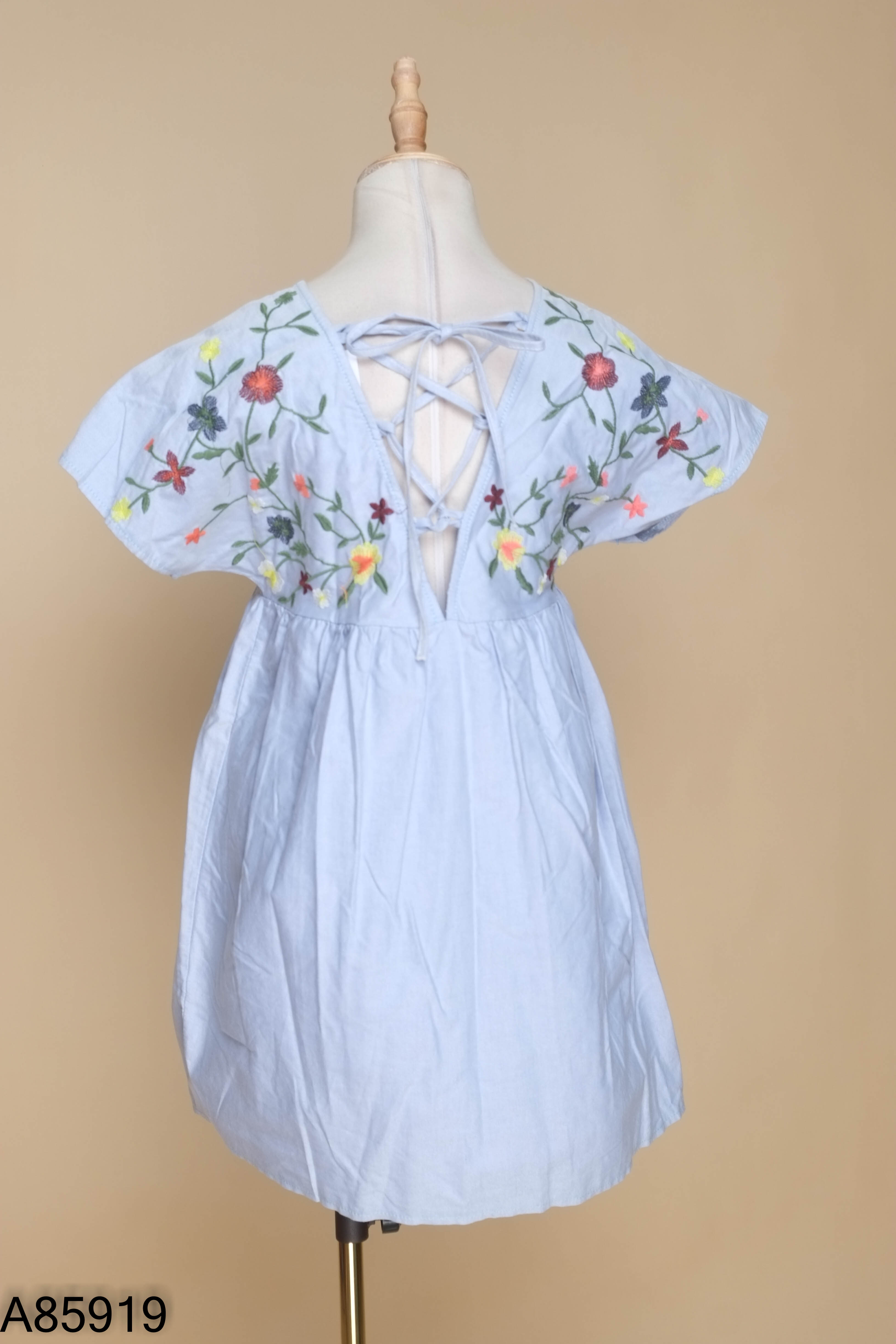 Váy ZARA WOMEN xanh thêu hoa