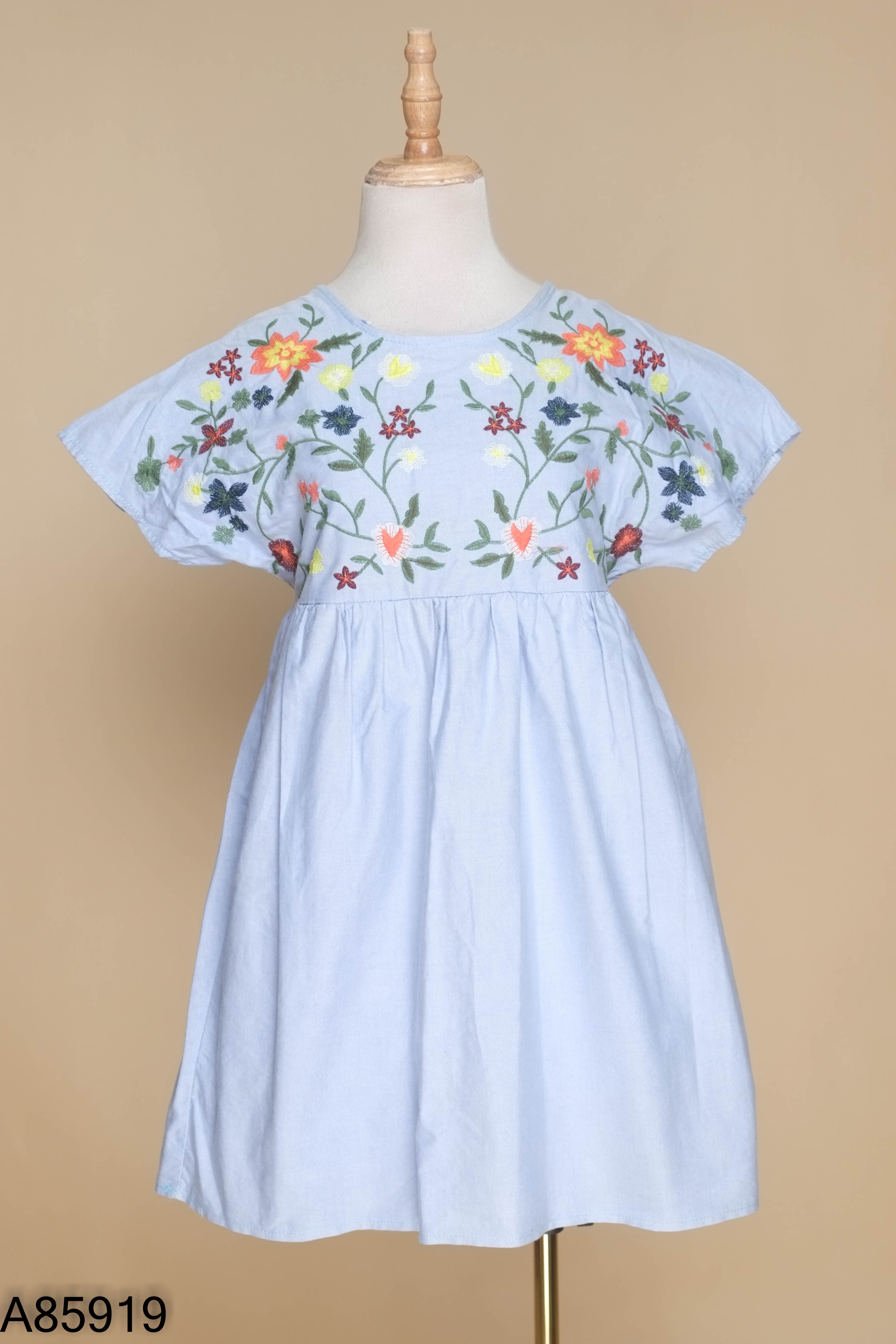 Váy ZARA WOMEN xanh thêu hoa