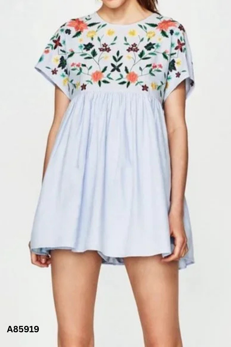 Váy ZARA WOMEN xanh thêu hoa