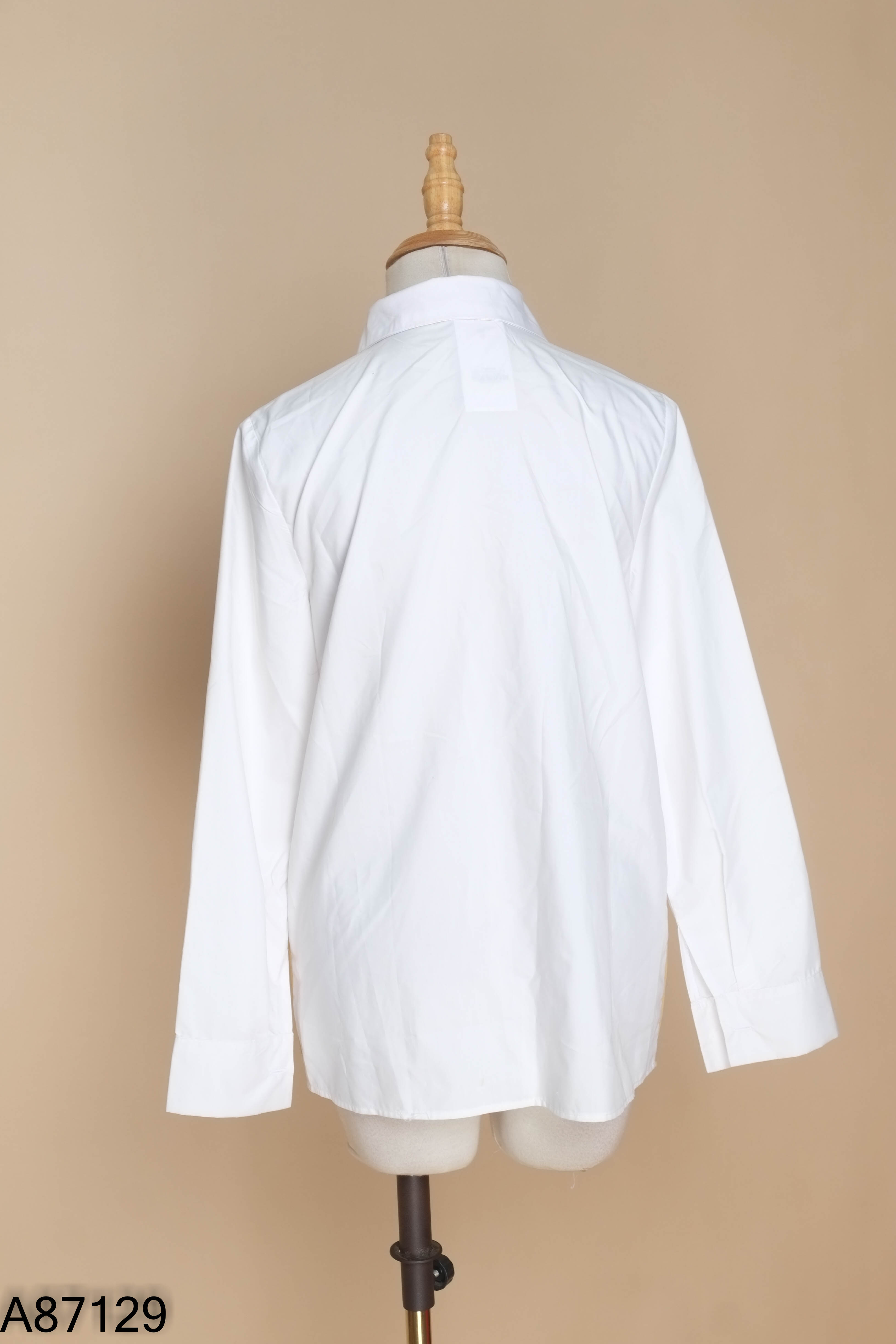 Áo LIIN Clothing sơ mi trắng phối sọc be