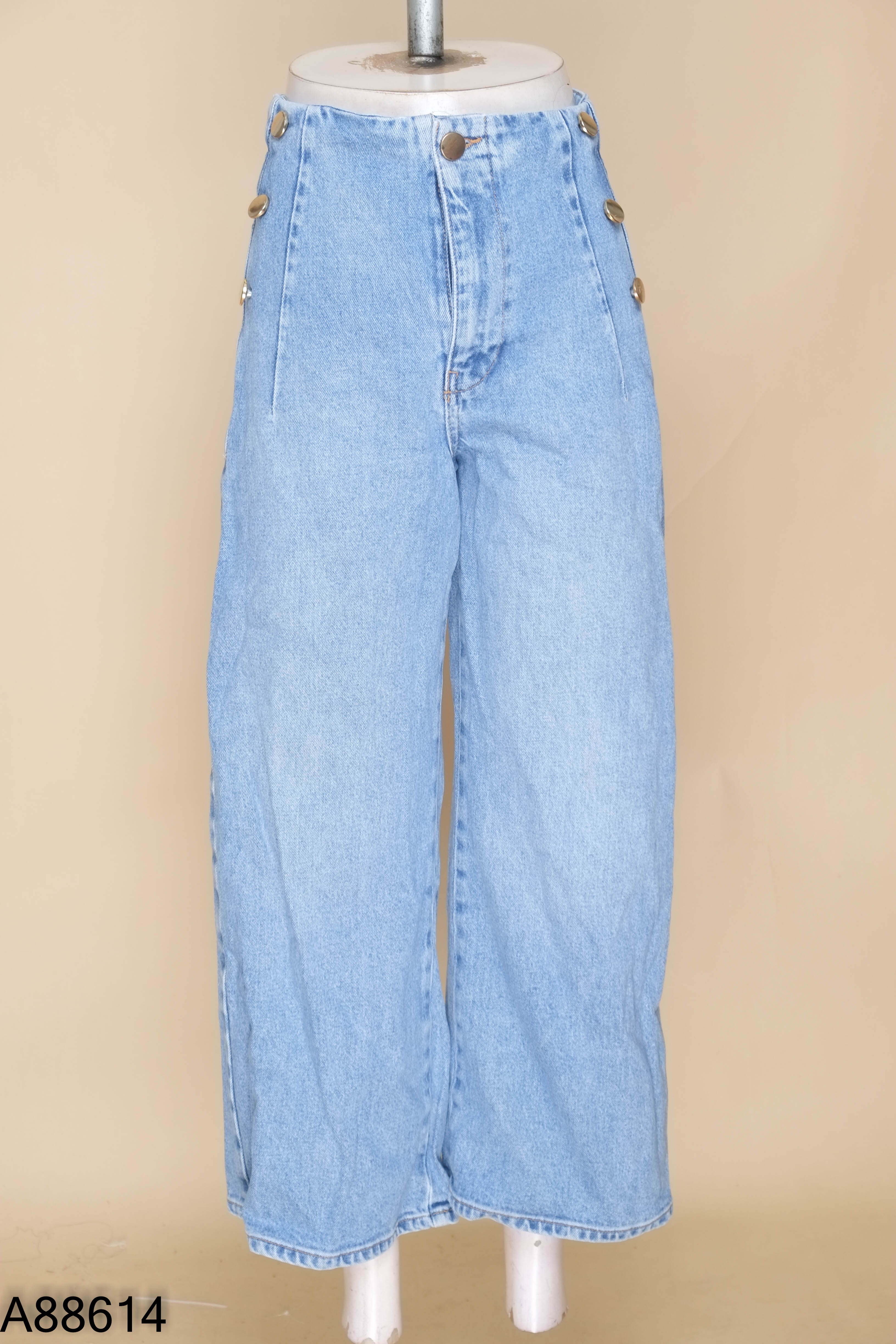 Quần ZARA jeans xanh phối khuy