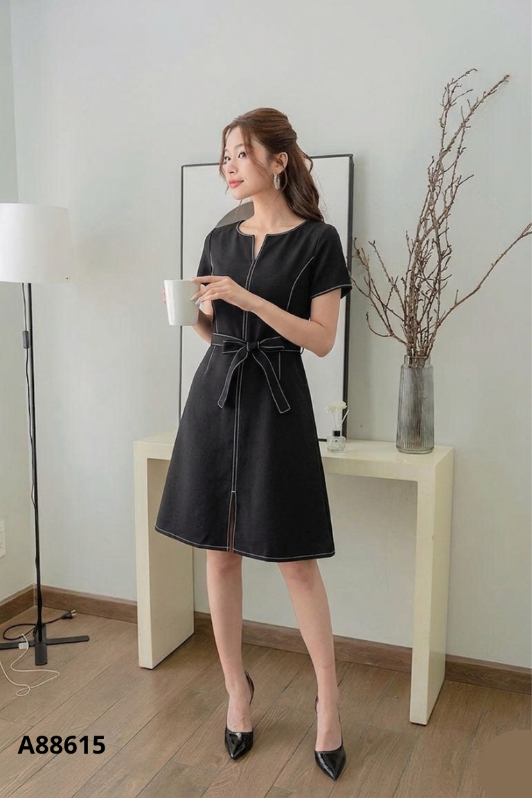 Váy đen TOPSHOP may viền trơn