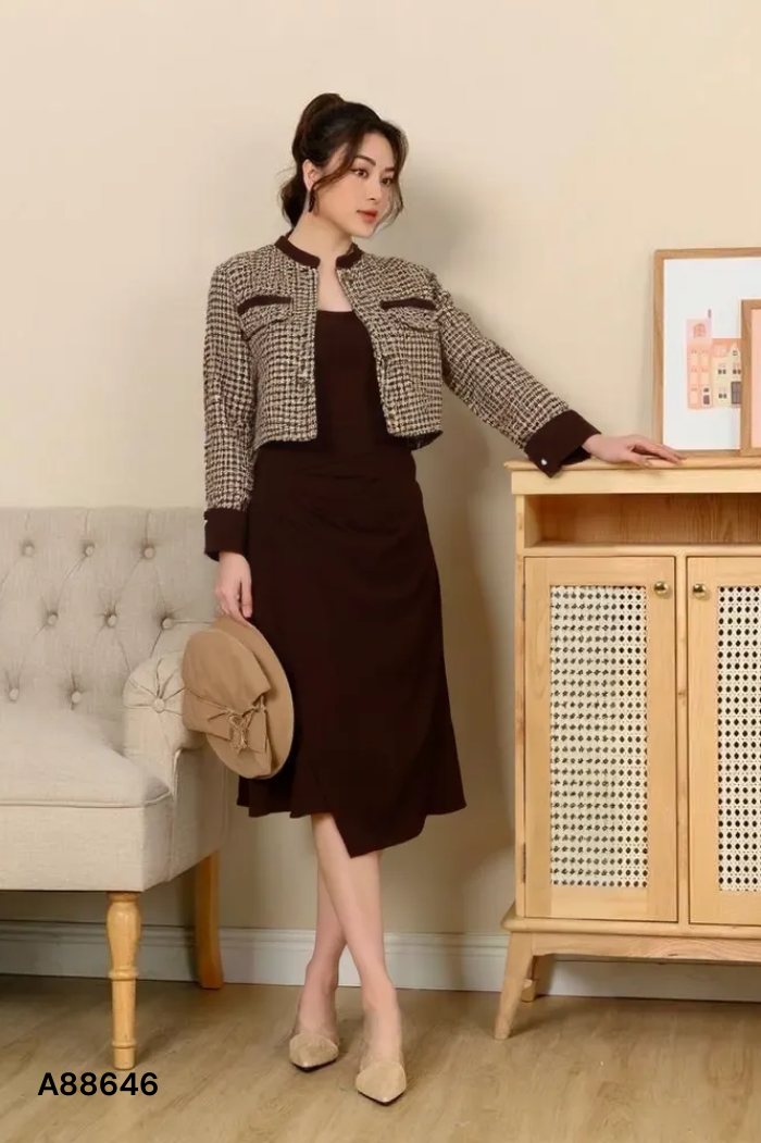 Set Váy hai dây nâu nhung tăm + áo khoác