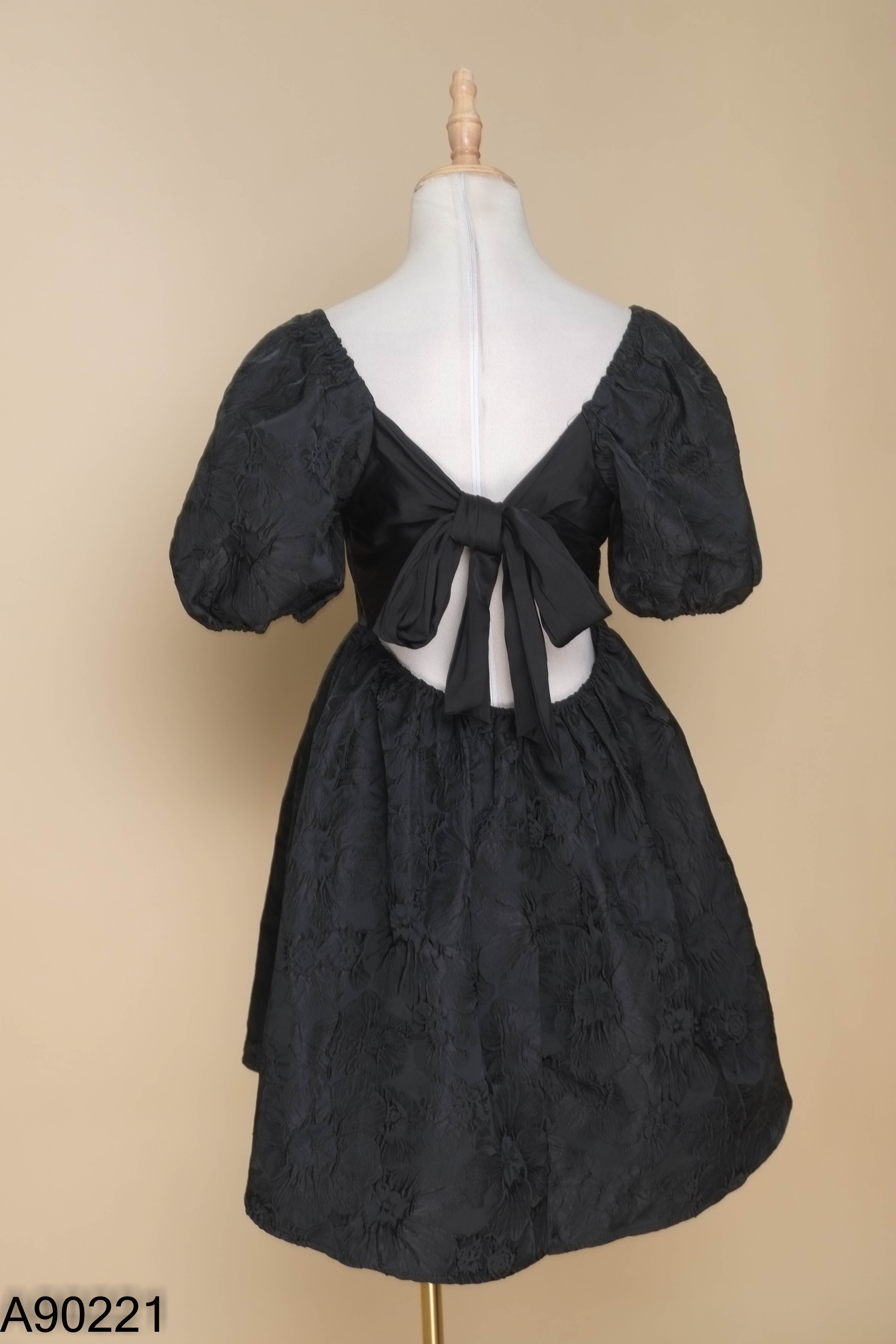 Váy babydoll đen họa tiết