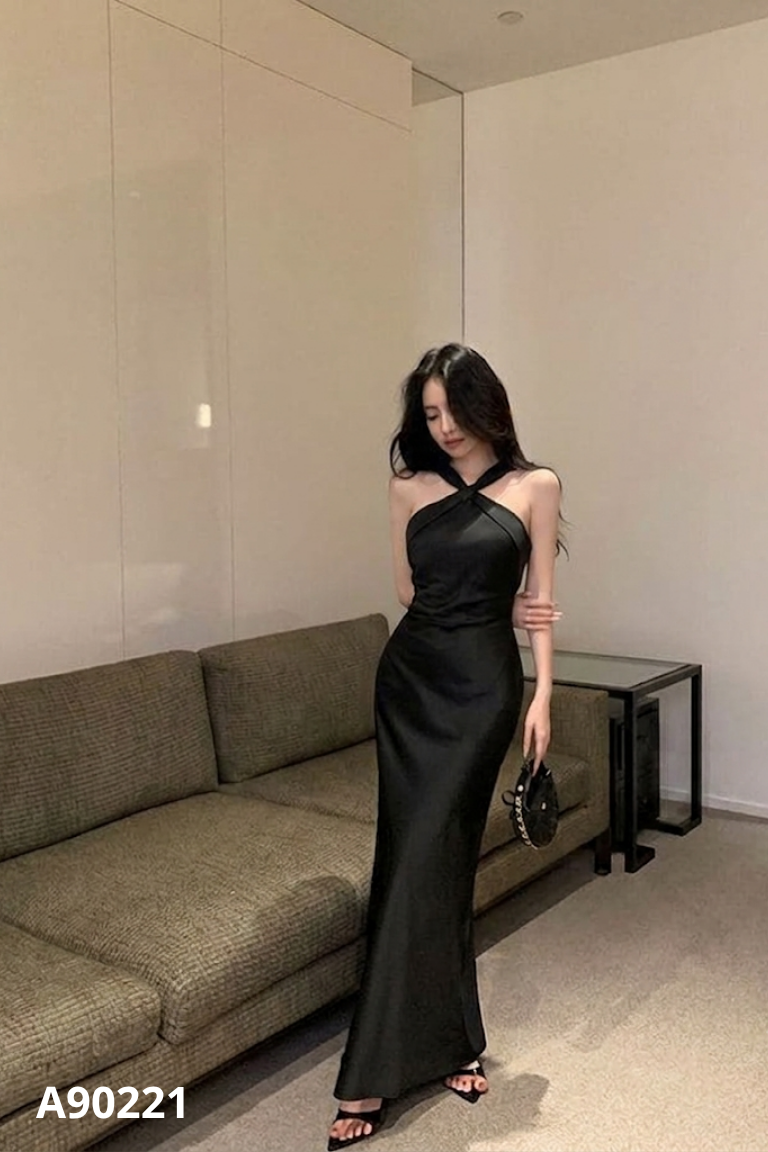 Váy lụa đen dáng dài