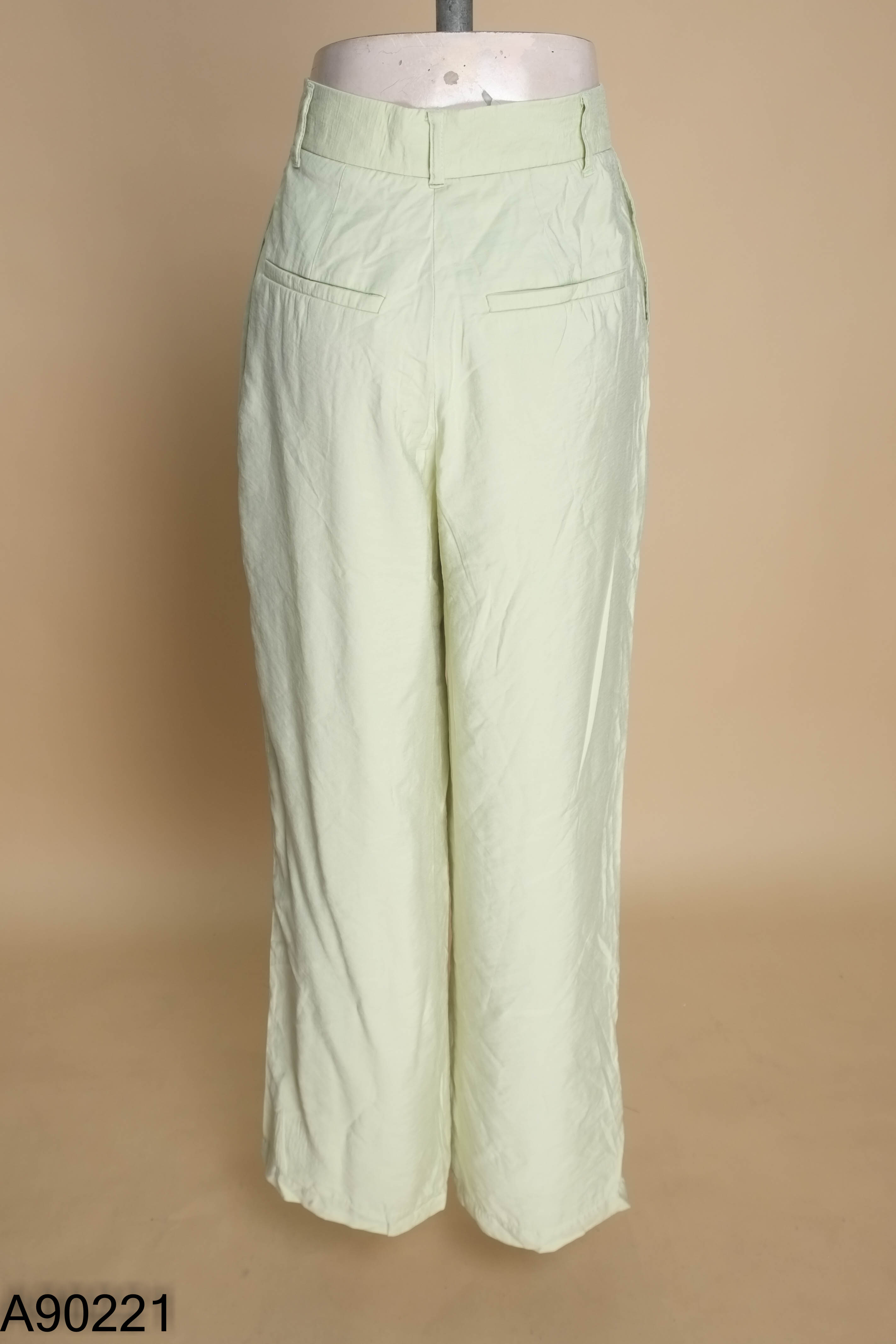 Quần ZARA (cắt tag) đũi xanh lá