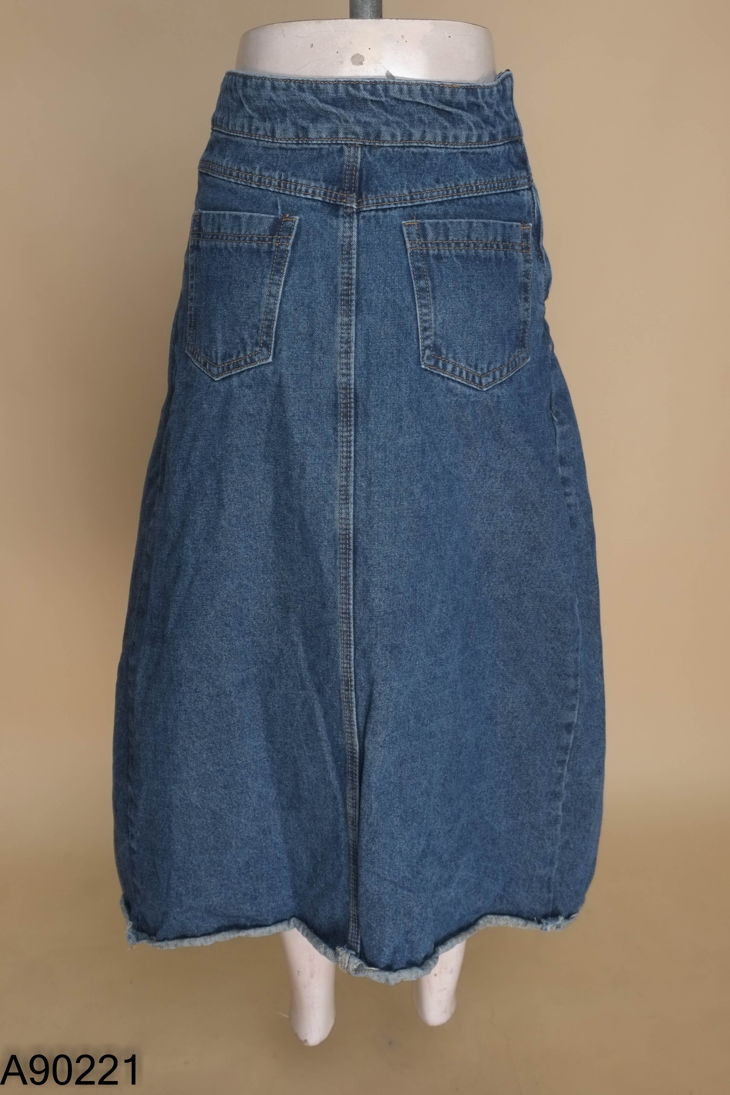 Chân váy jeans xanh dài xếp ly