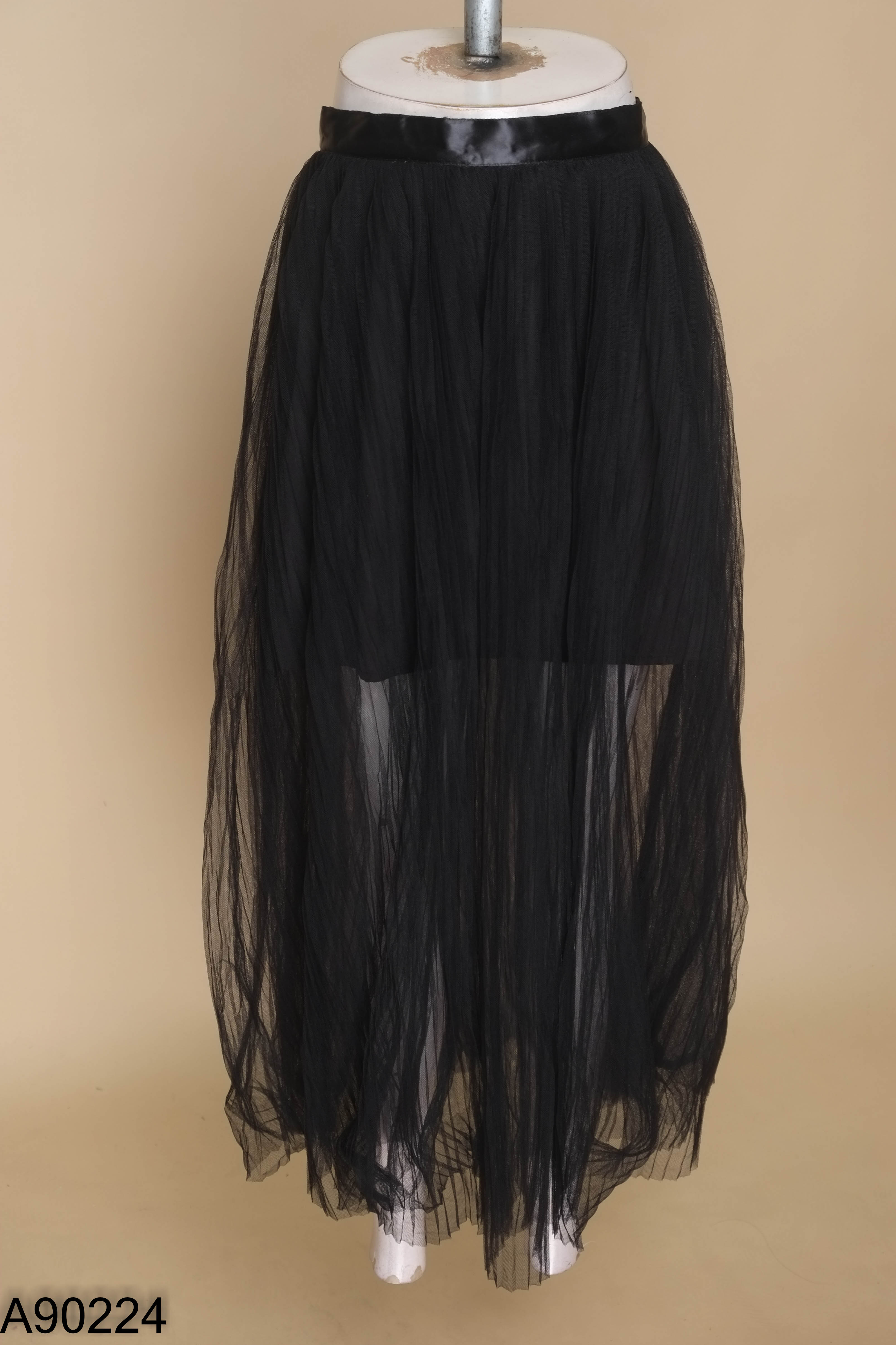 Chân váy lưới đen