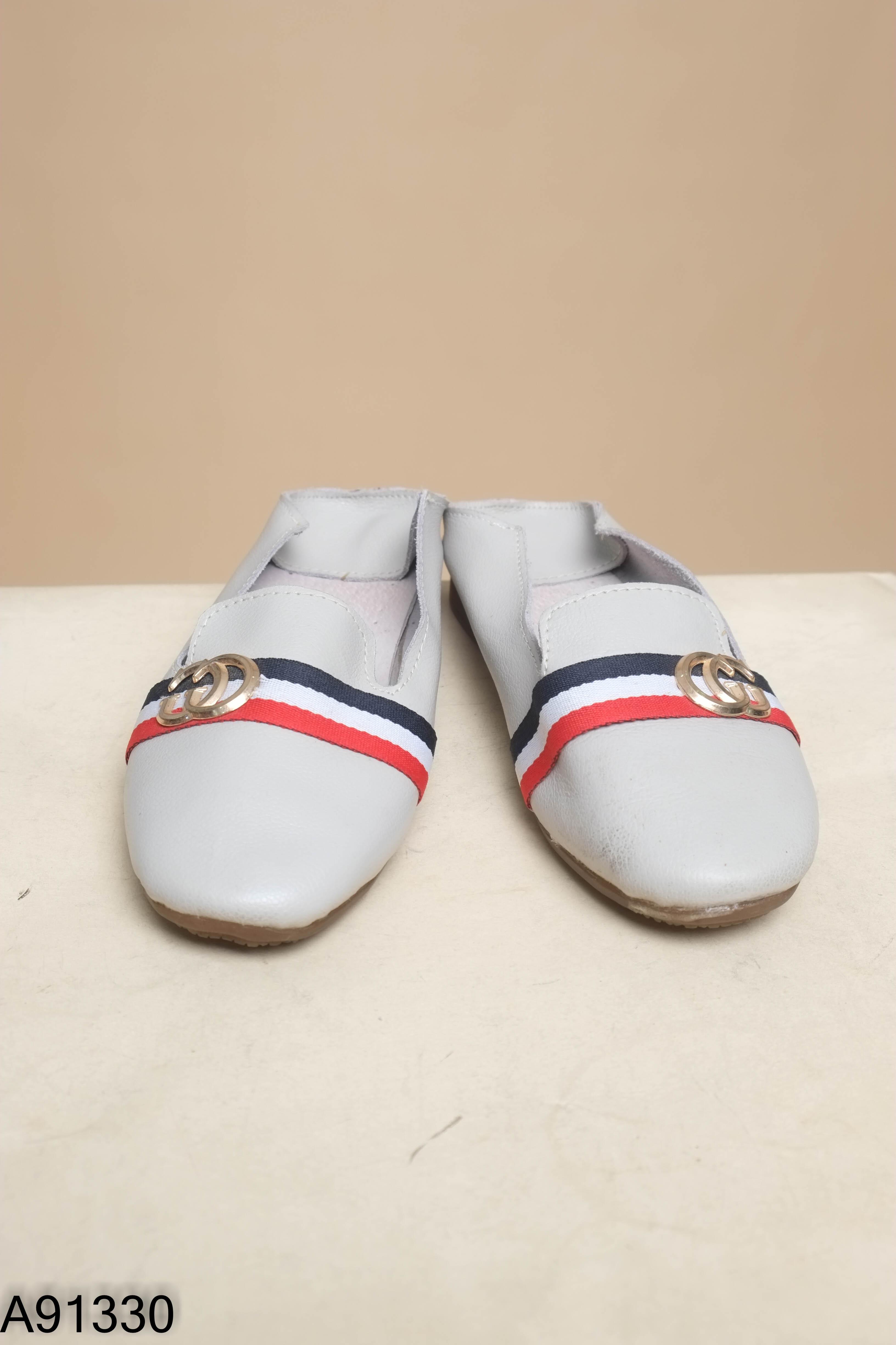 NEW giày sục ghi khuy vàng
