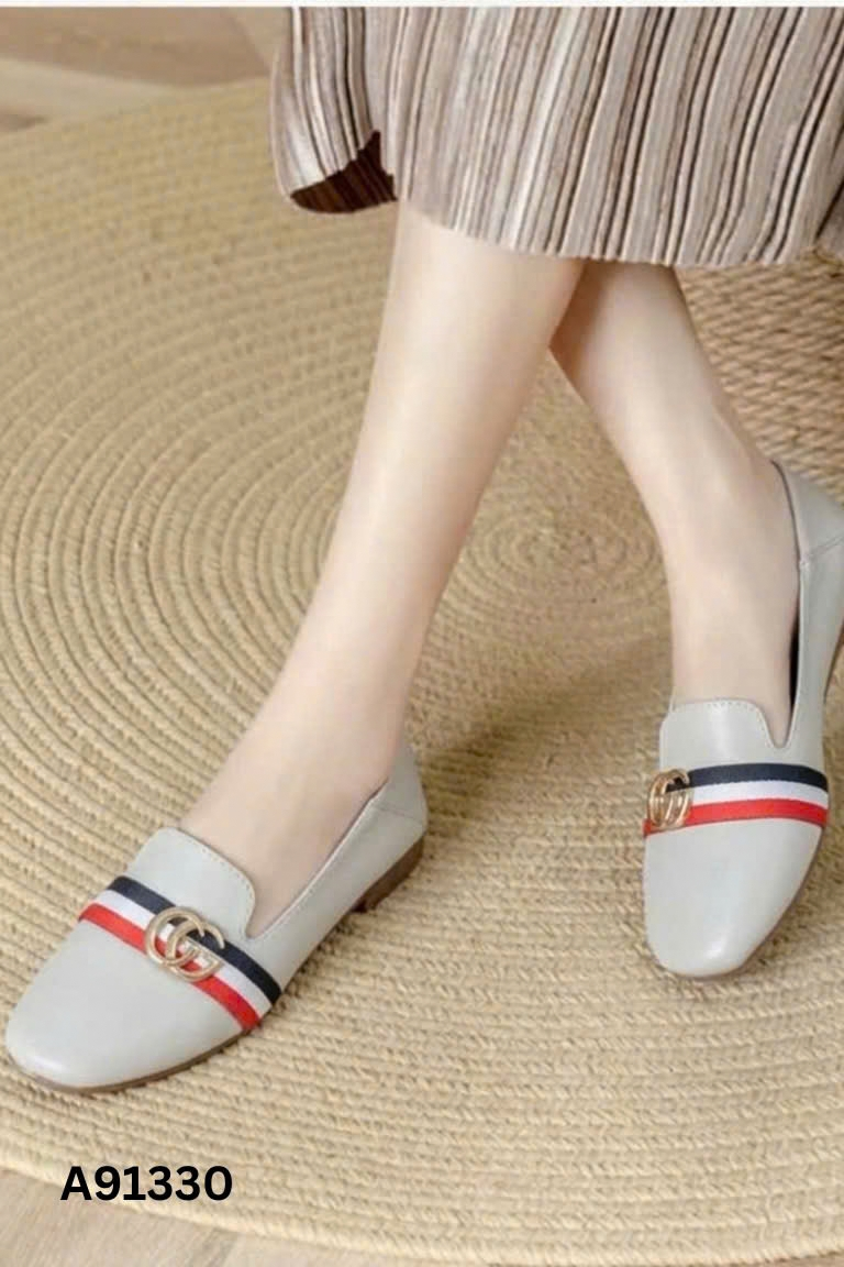 NEW giày sục ghi khuy vàng