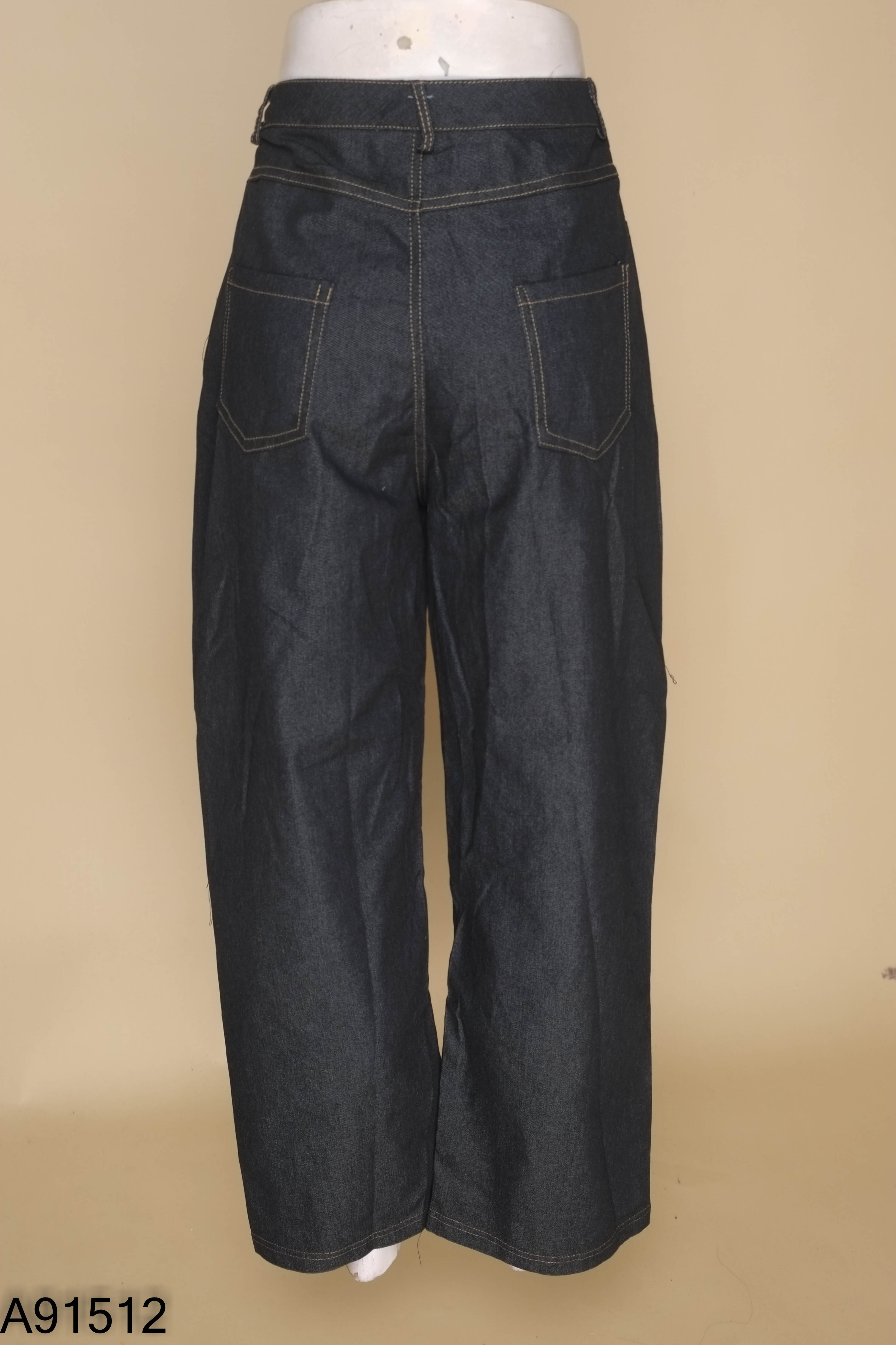 Quần jeans xám đen viền chỉ