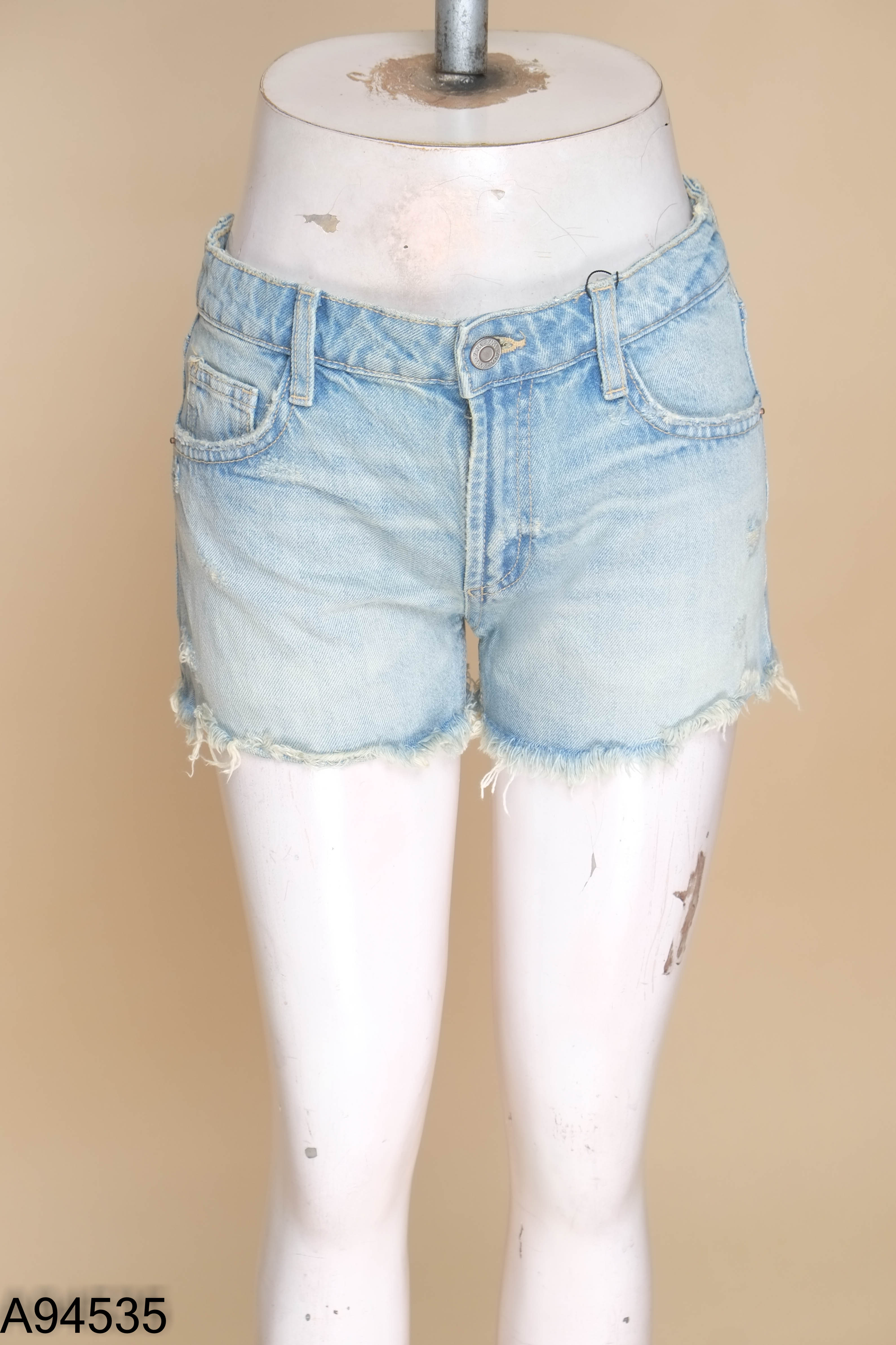 Quần shorts jeans xanh ZARA