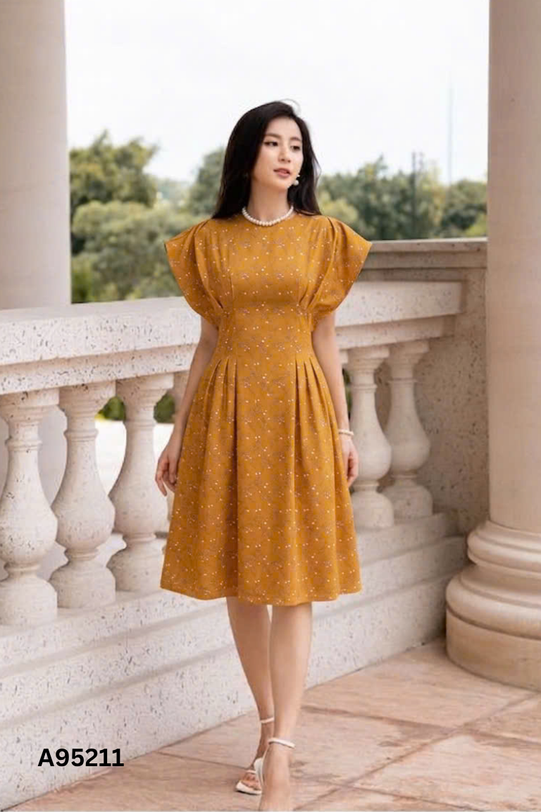 Váy nhung tăm vàng họa tiết hoa