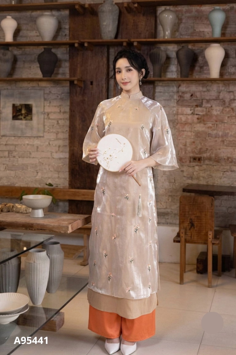 Set áo dài voan be + quần lụa cam trơn
