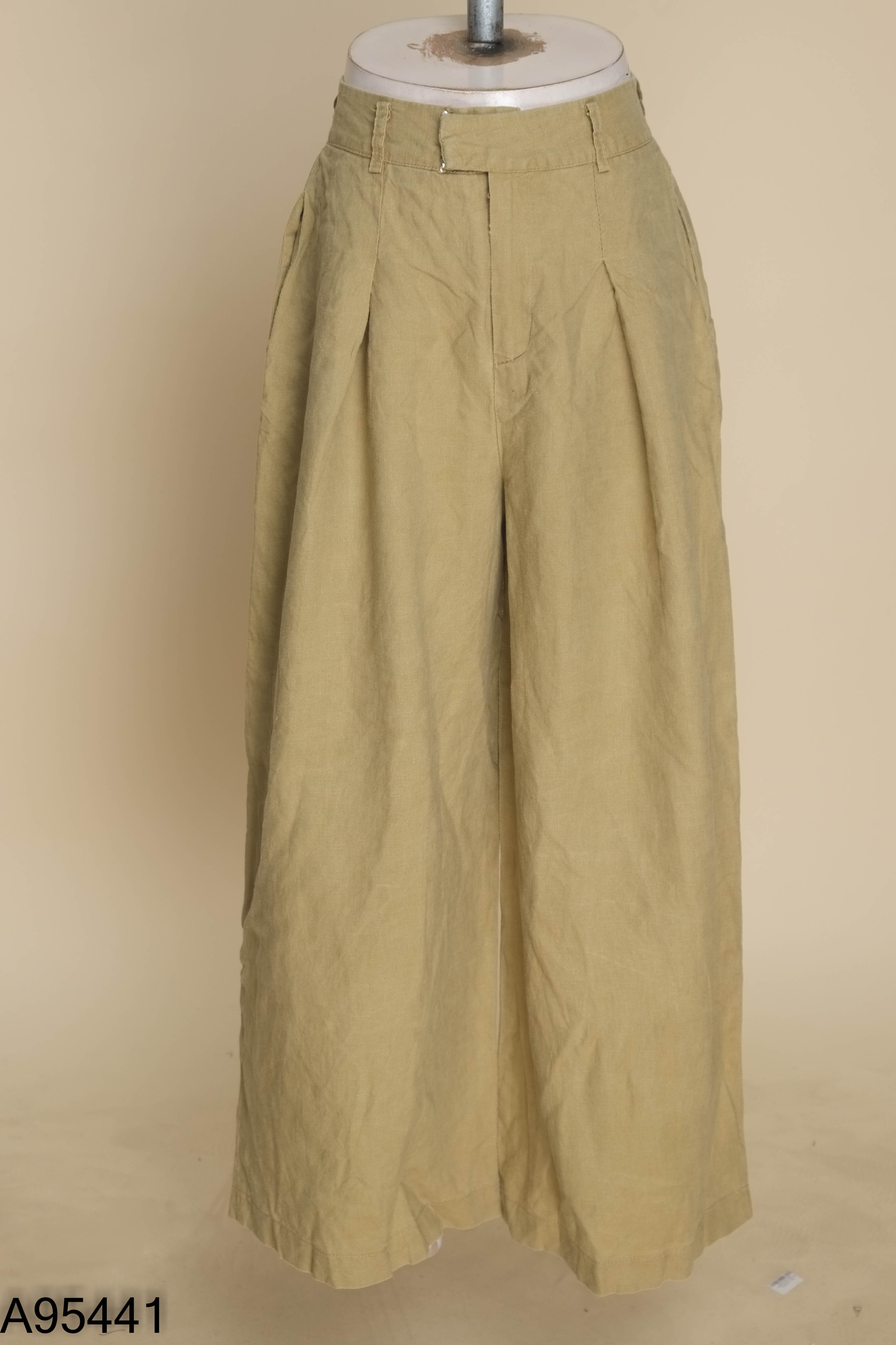 Quần linen nâu vàng