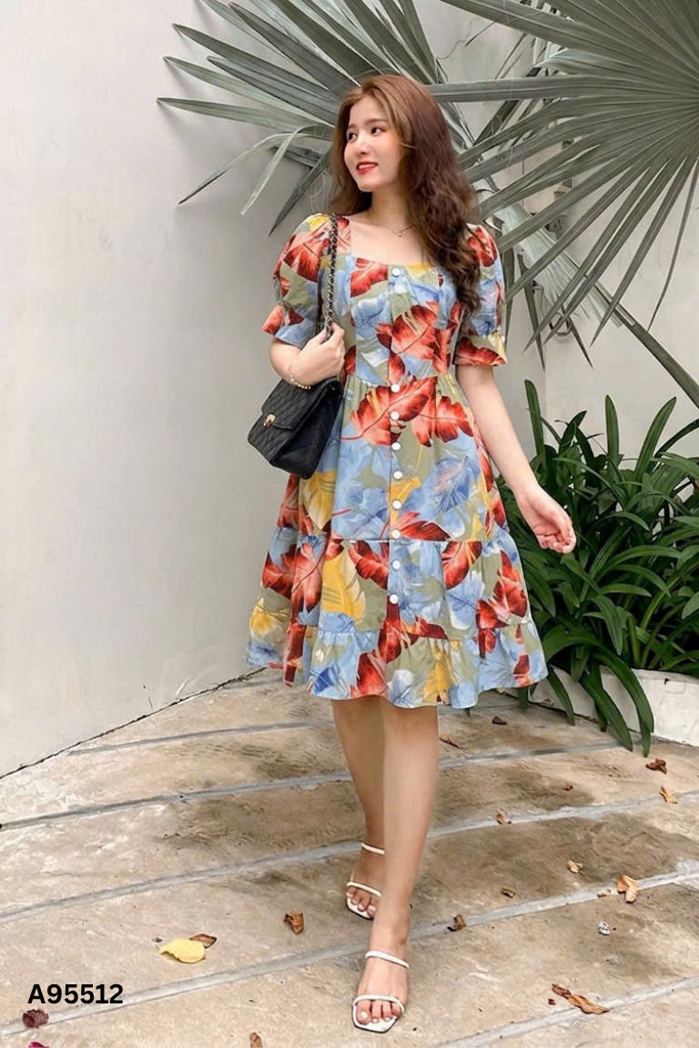 Váy xanh hoa tay phồng