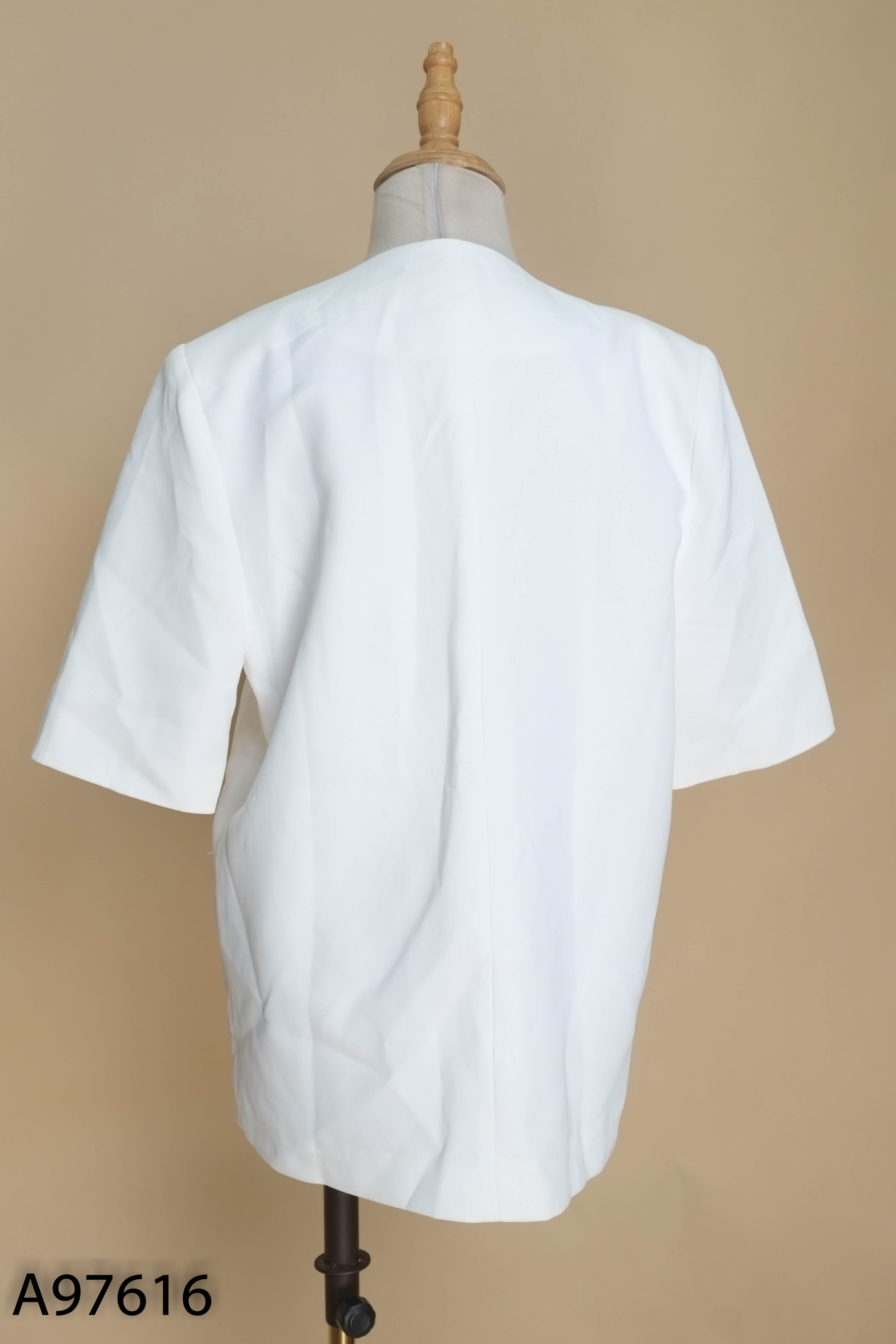 Áo khoác blazers trắng NHUN ngắn tay