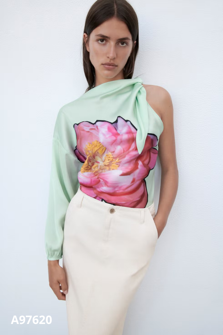 Áo lụa xanh ZARA buộc vai nơ