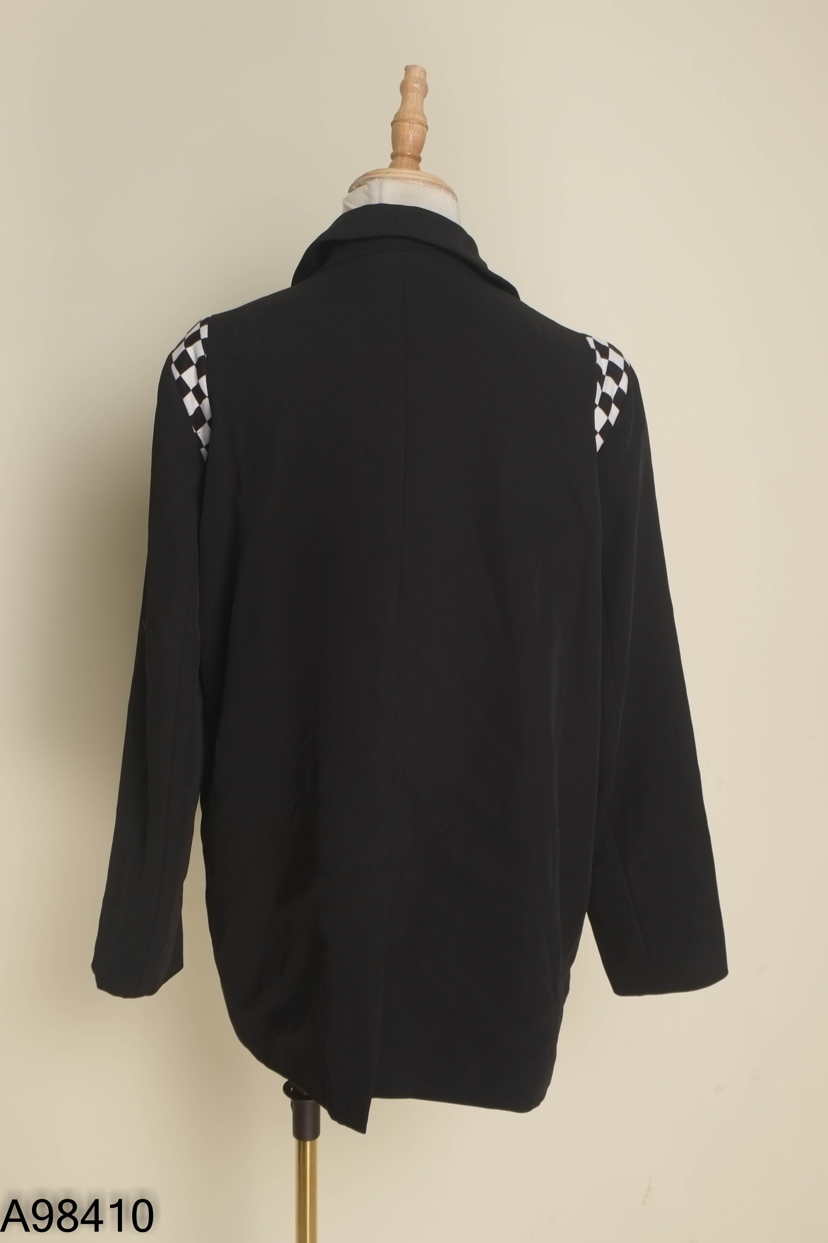 Áo khoác blazers đen phối kẻ caro