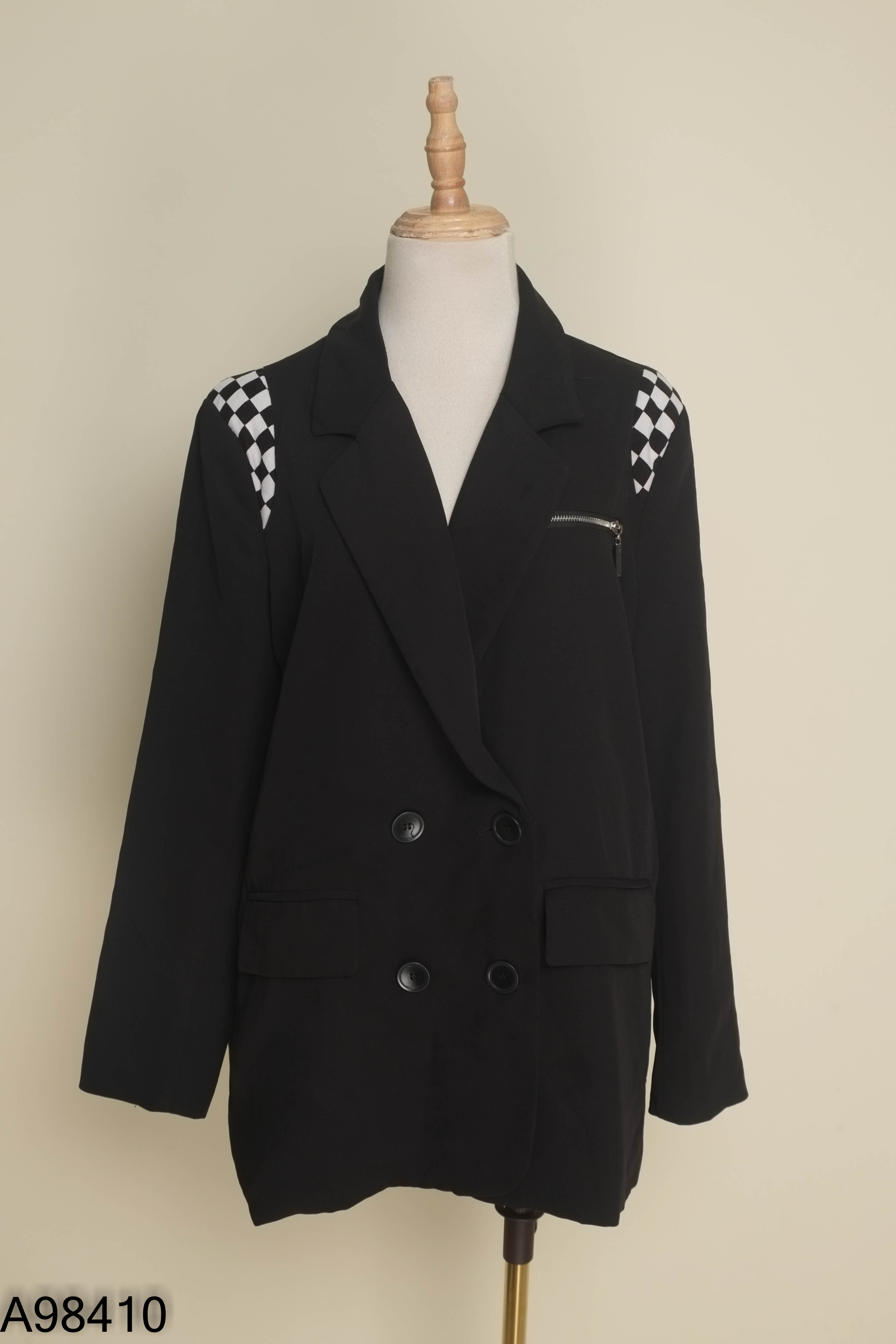 Áo khoác blazers đen phối kẻ caro