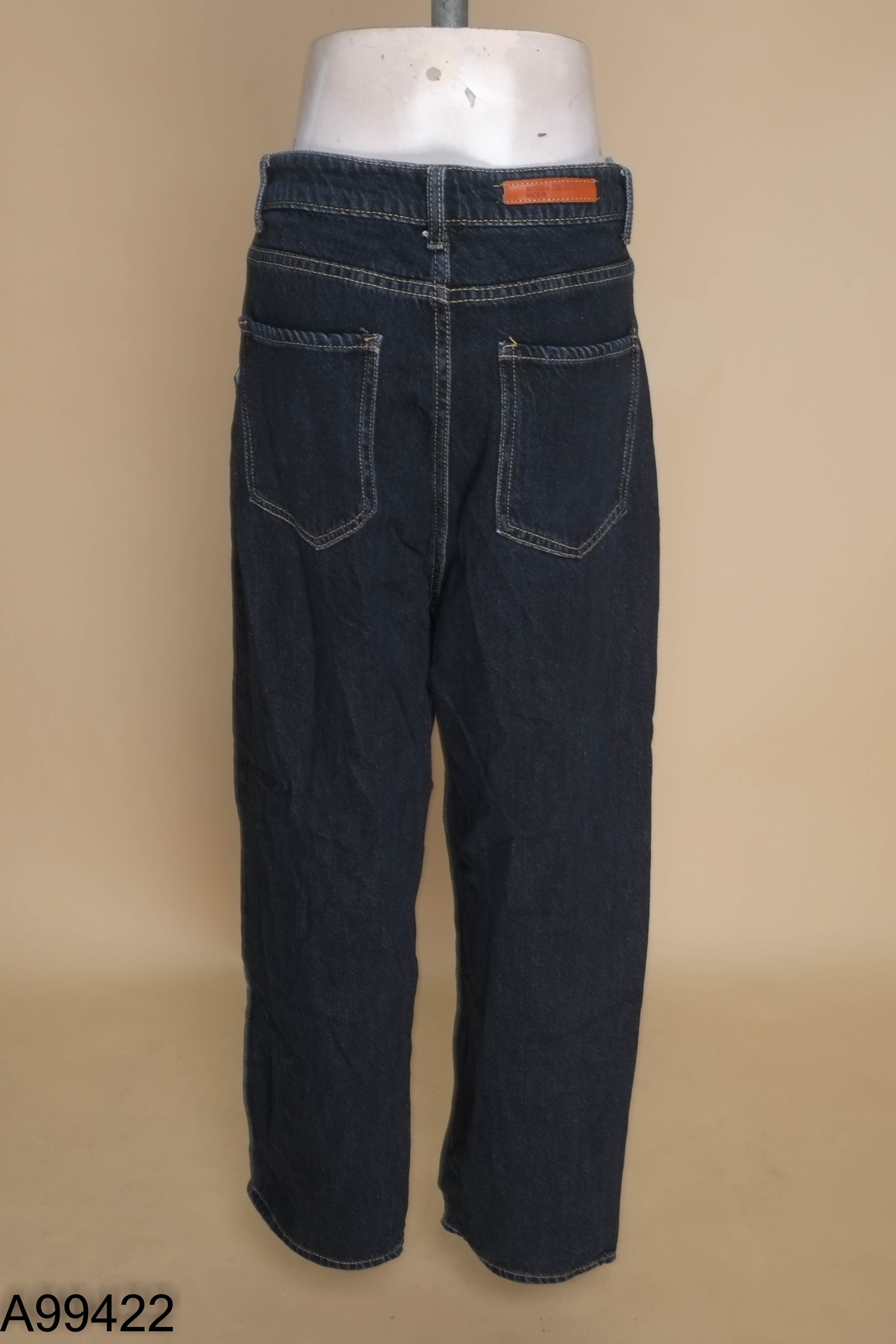 Quần jeans xanh cạp xám