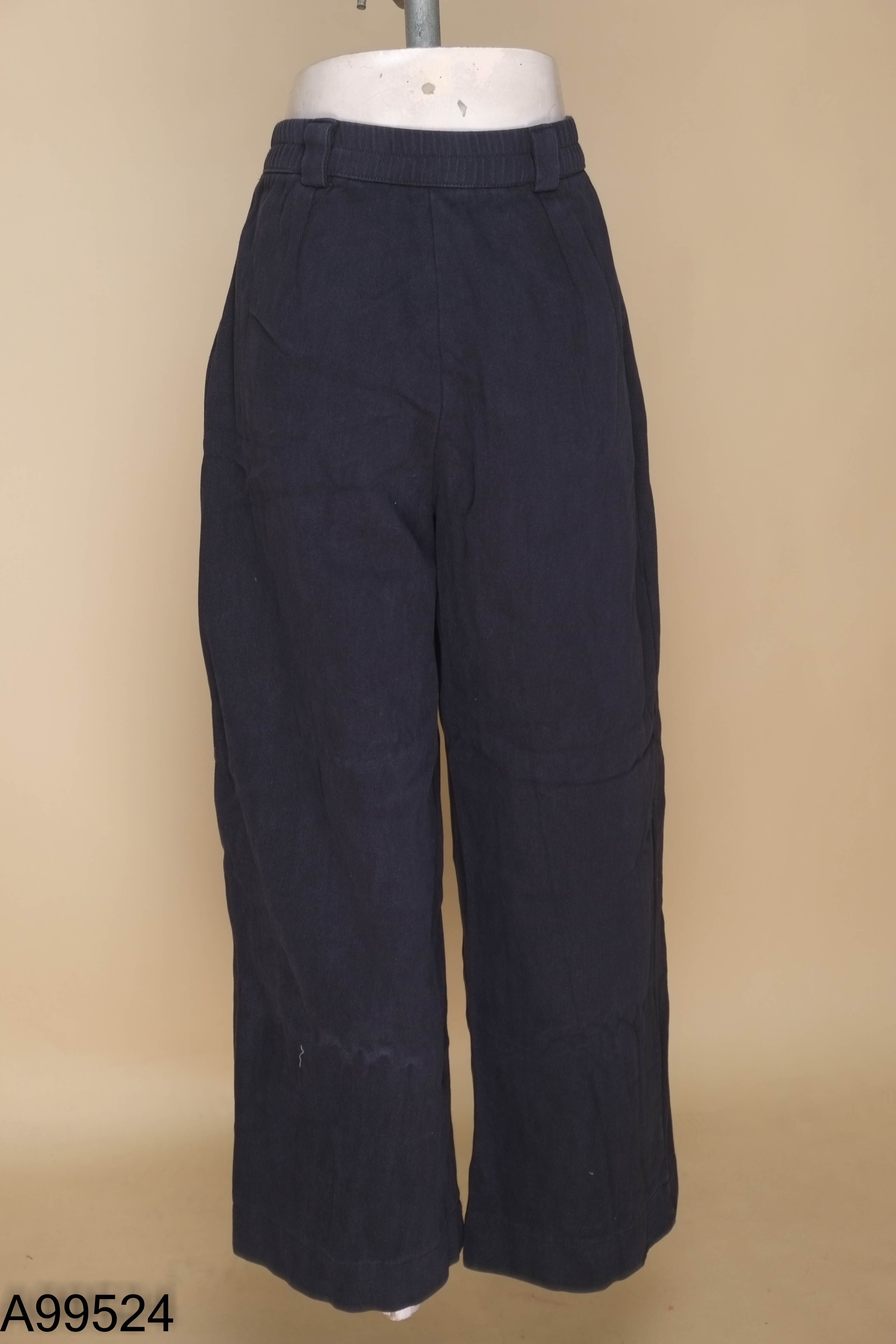 Quần jeans xanh than ống rộng