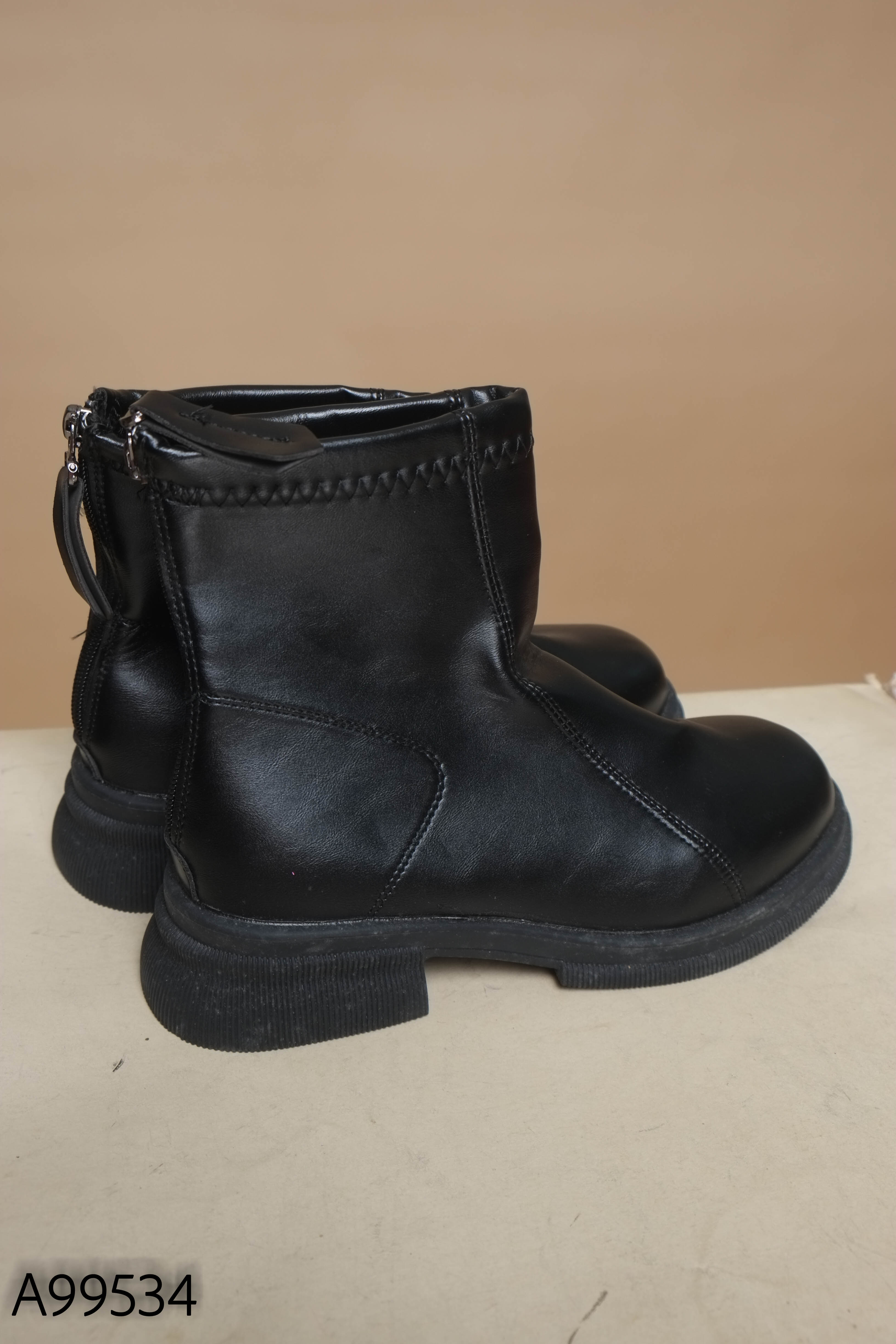 A9953410895-Boots đen dáng ngắn