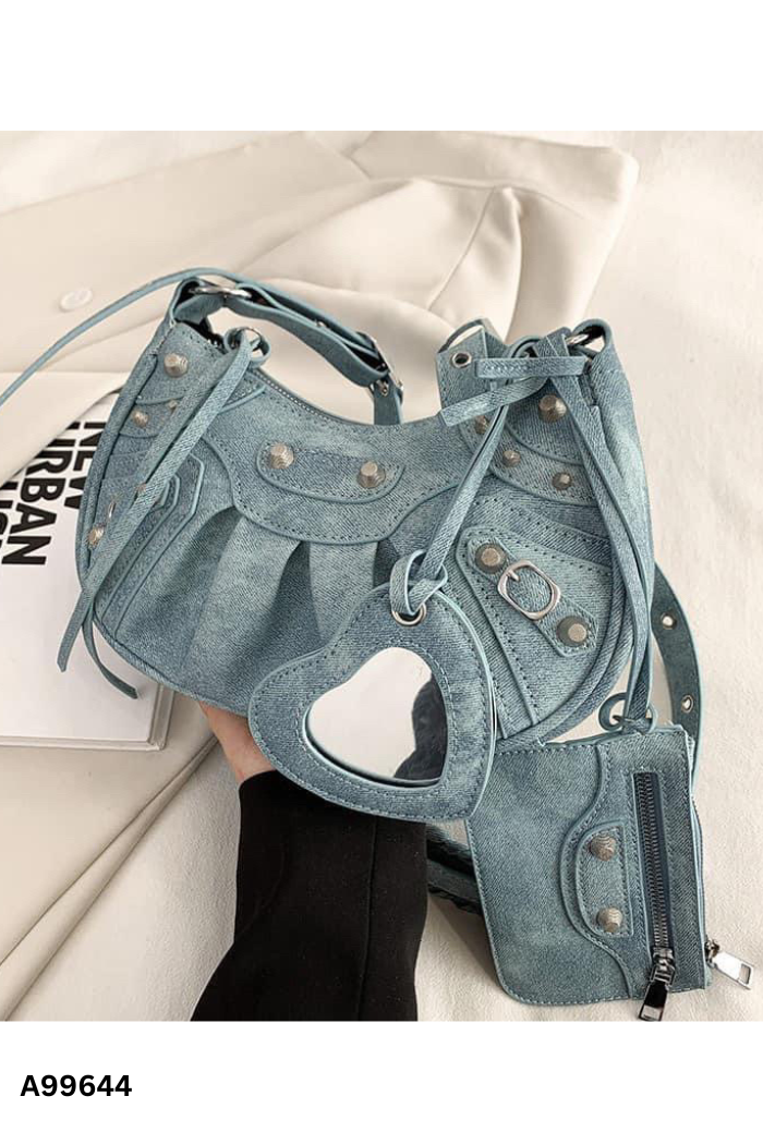 Túi xanh cá tính hai charm