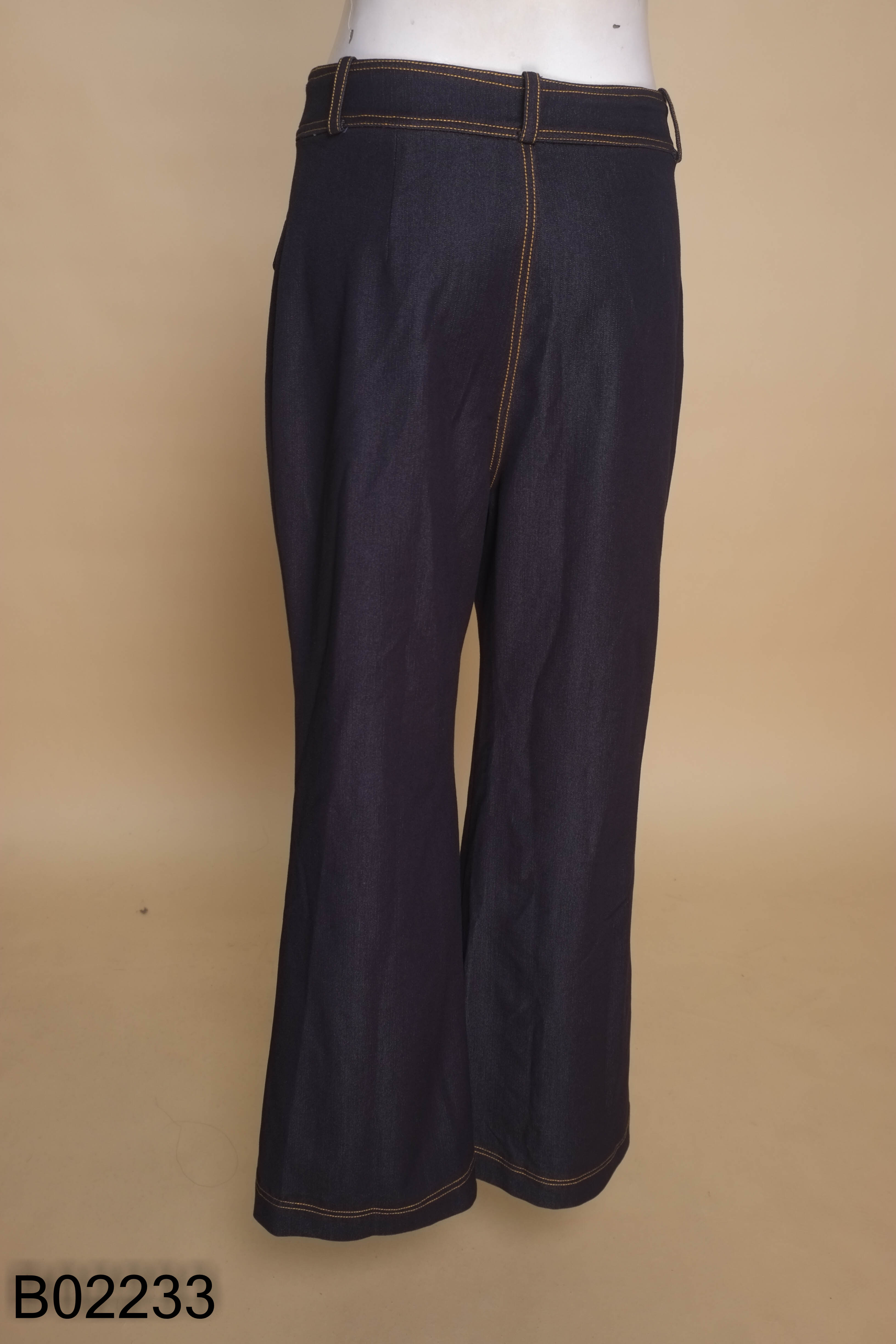Quần jeans xanh KIM.T viền chỉ nâu