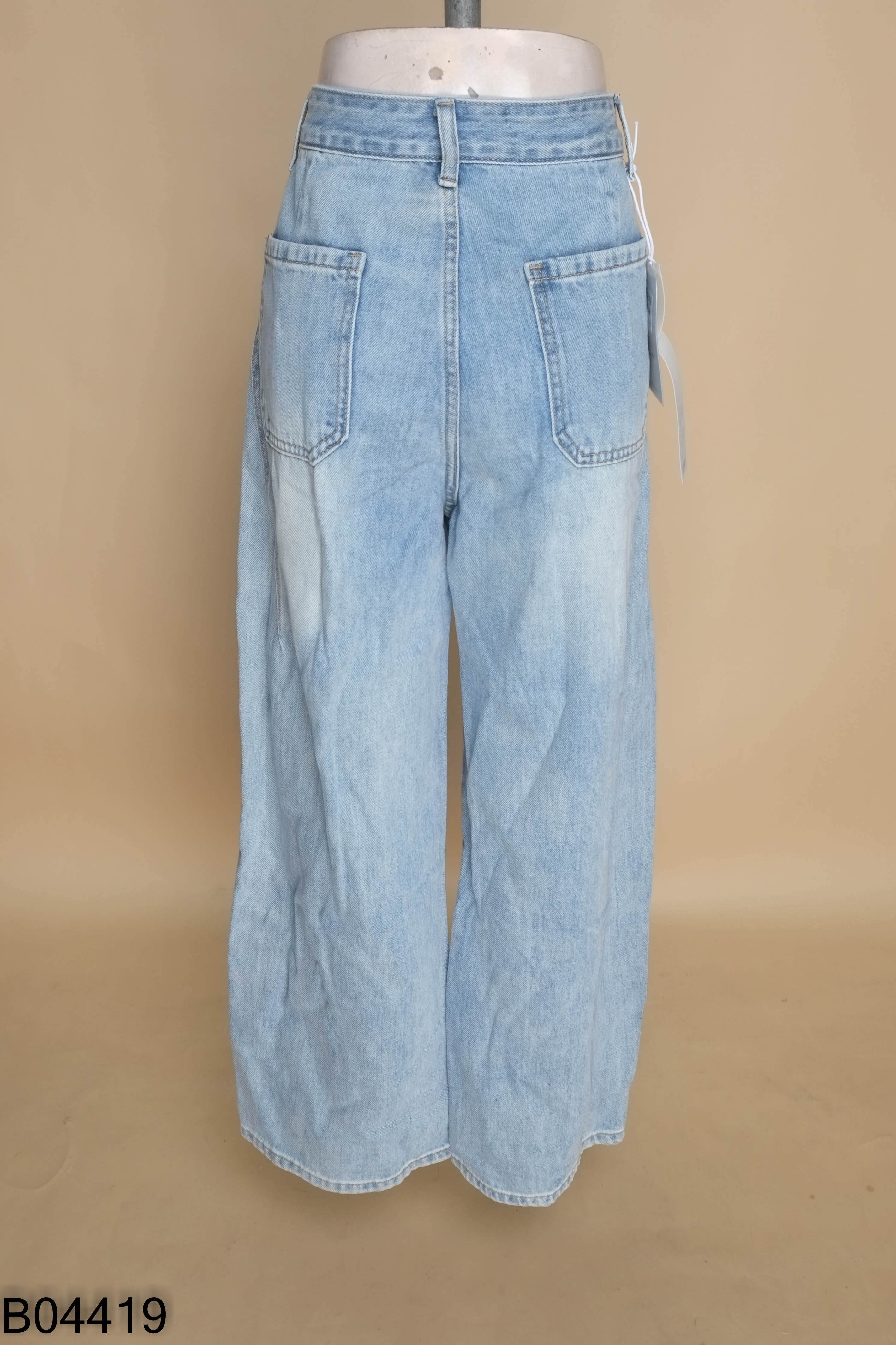 NEWTAG Quần jean xanh nhạt ống suông