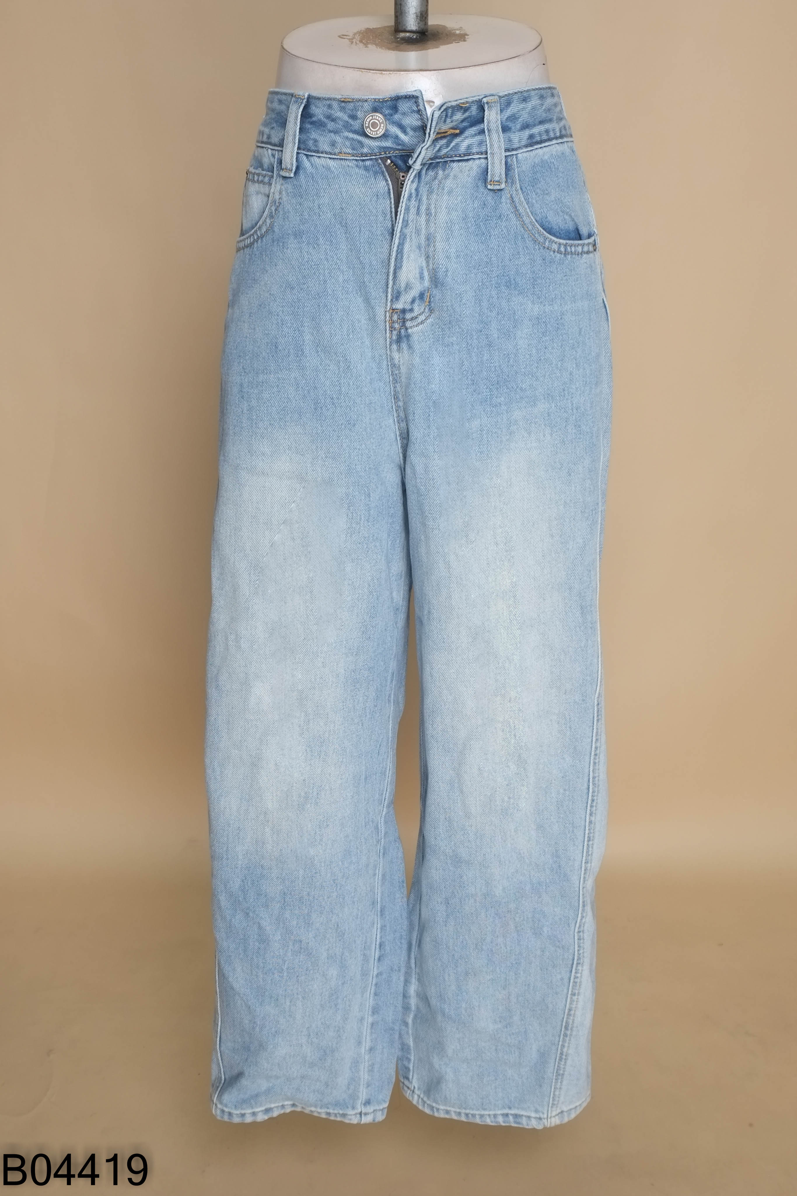 NEWTAG Quần jean xanh nhạt ống suông