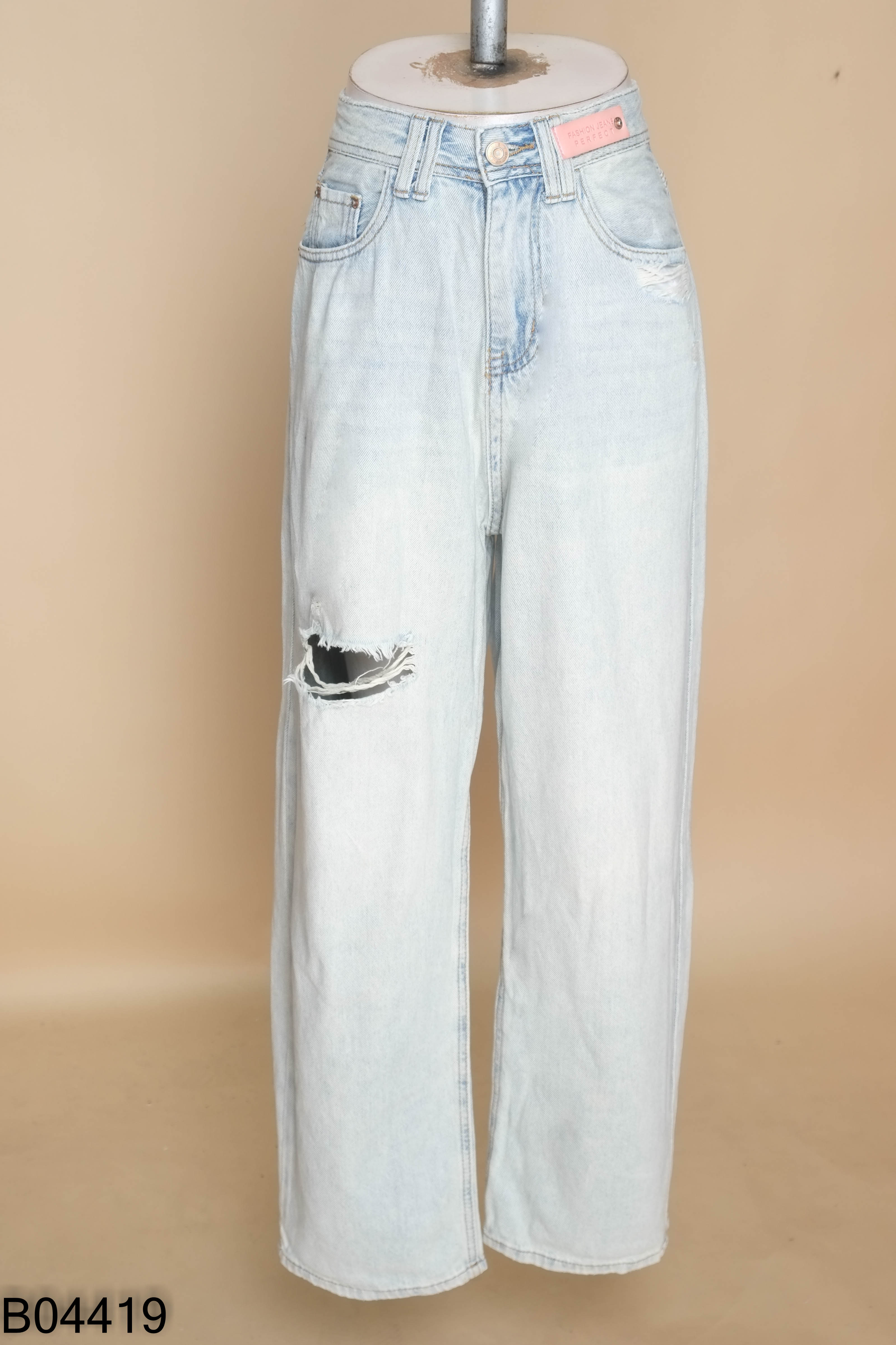 Quần jeans xanh bạc rách