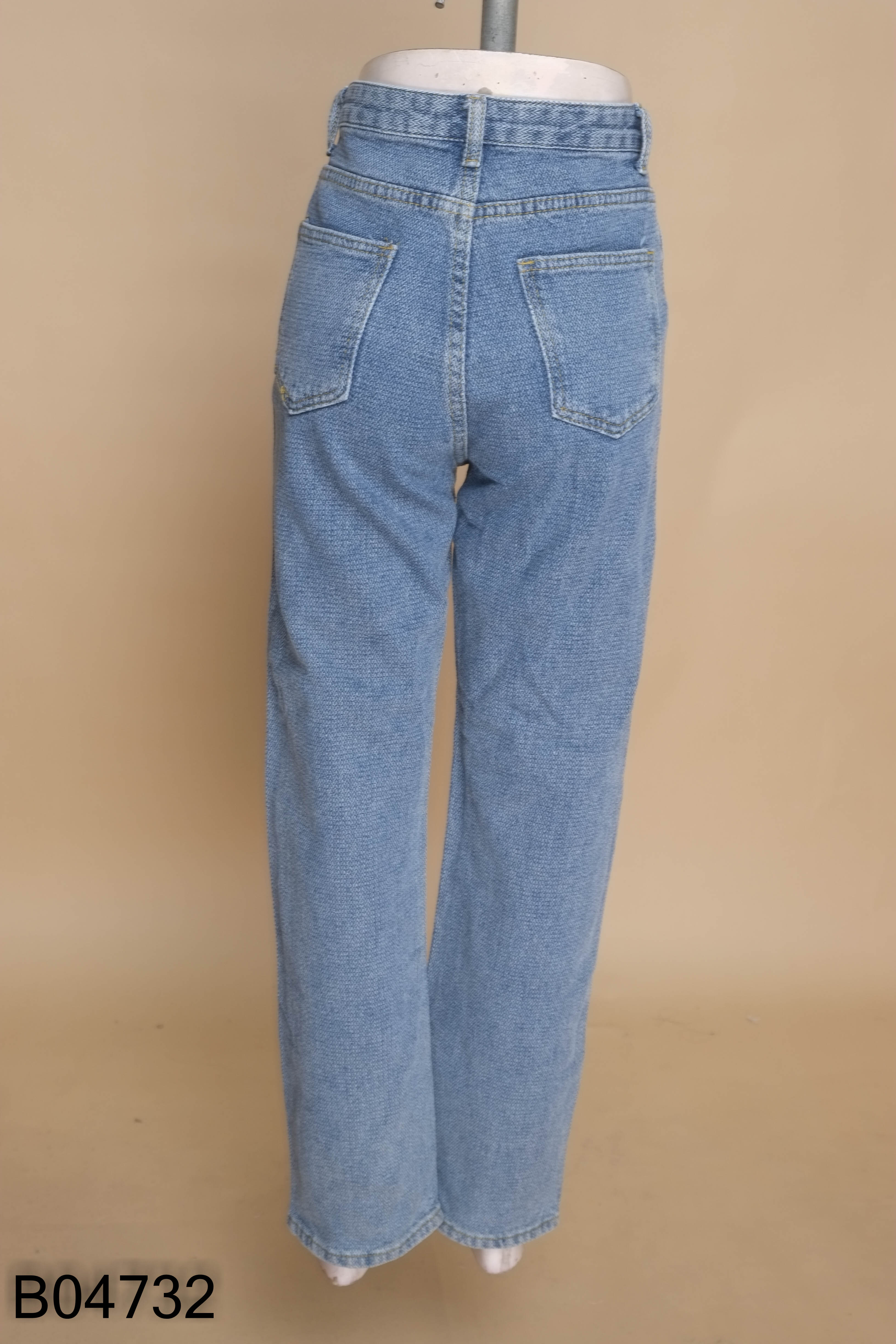 Quần jeans xanh