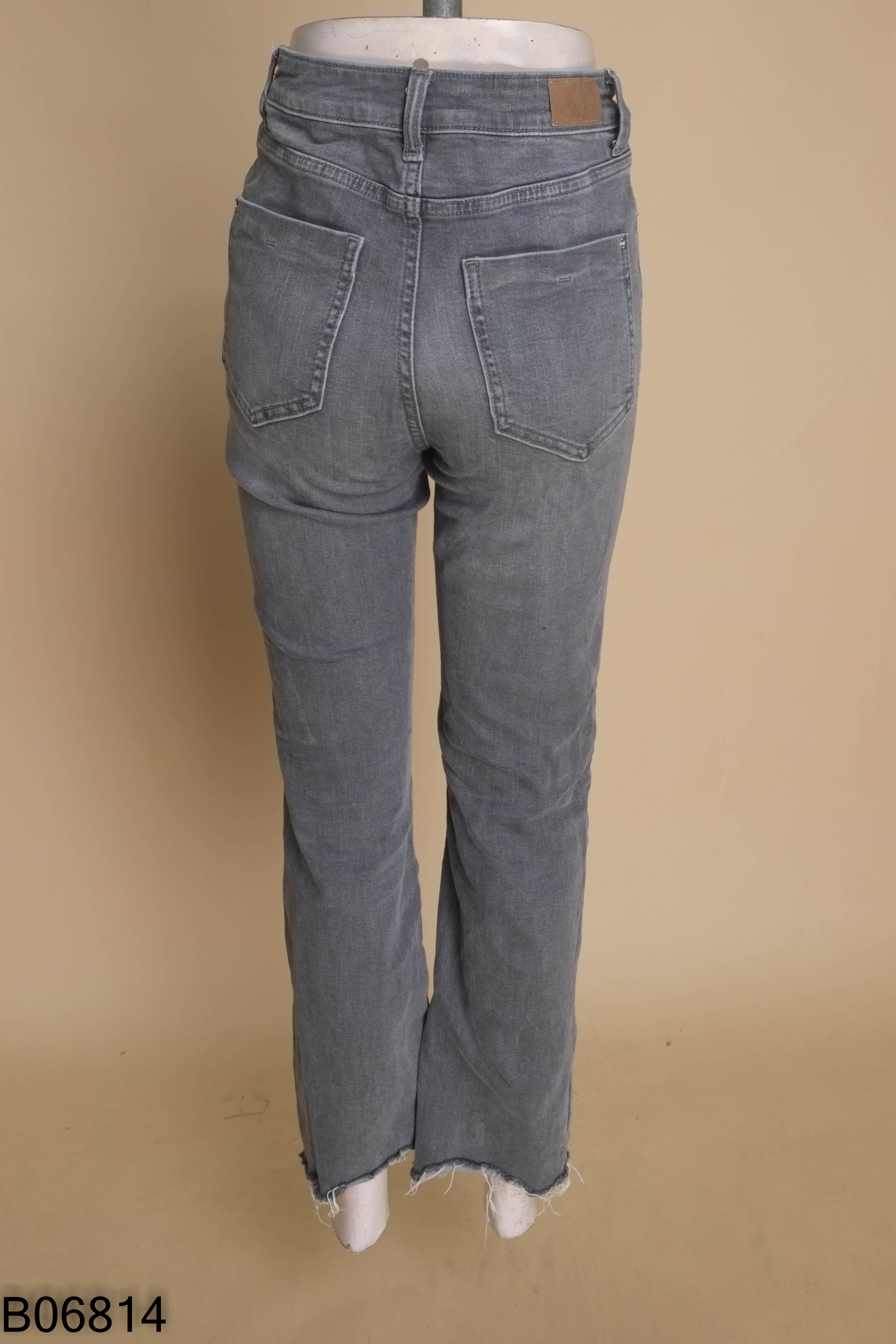 Quần ZARA jeans xám