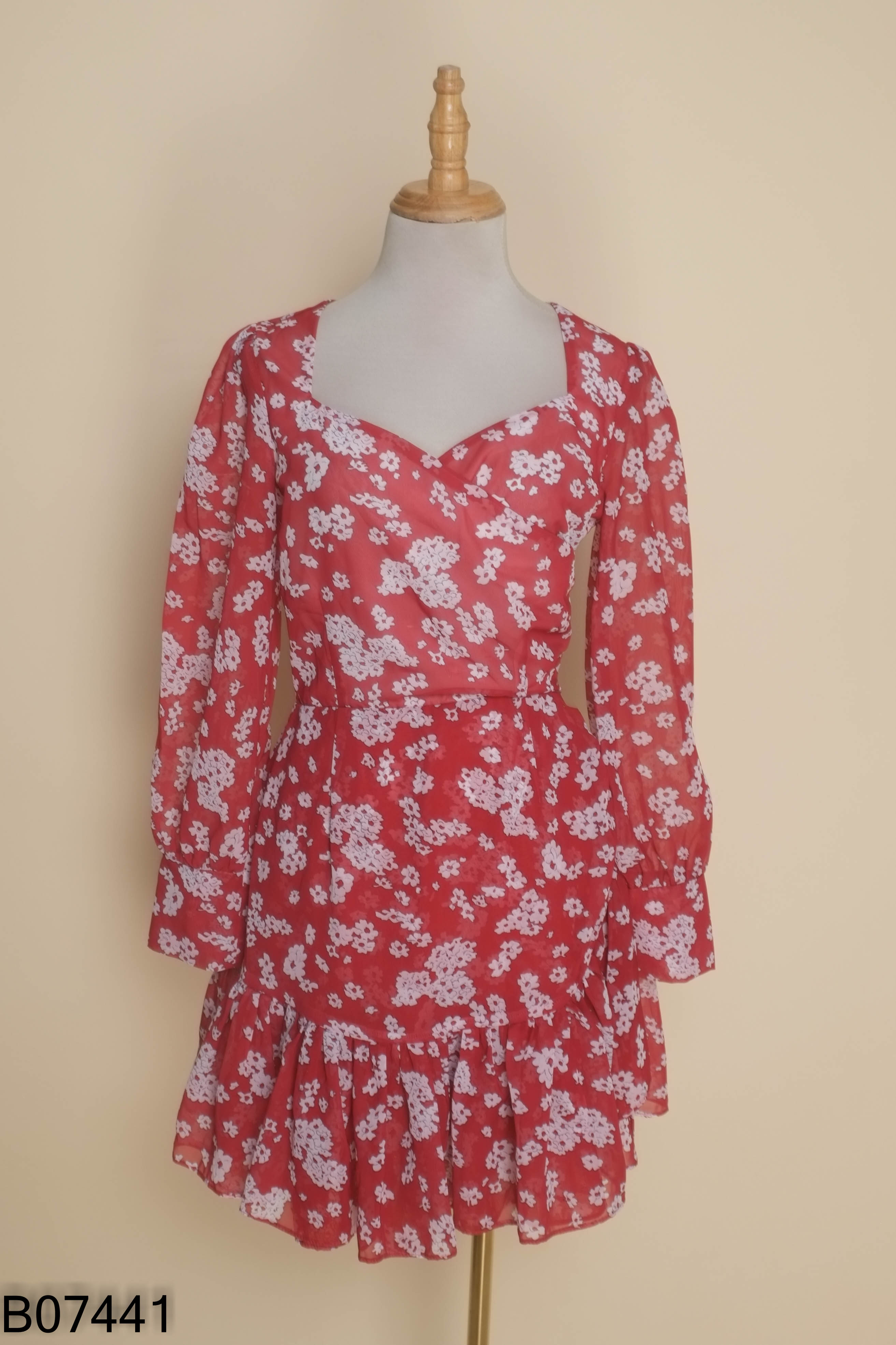 Váy JASMINE đỏ hoa cổ tim