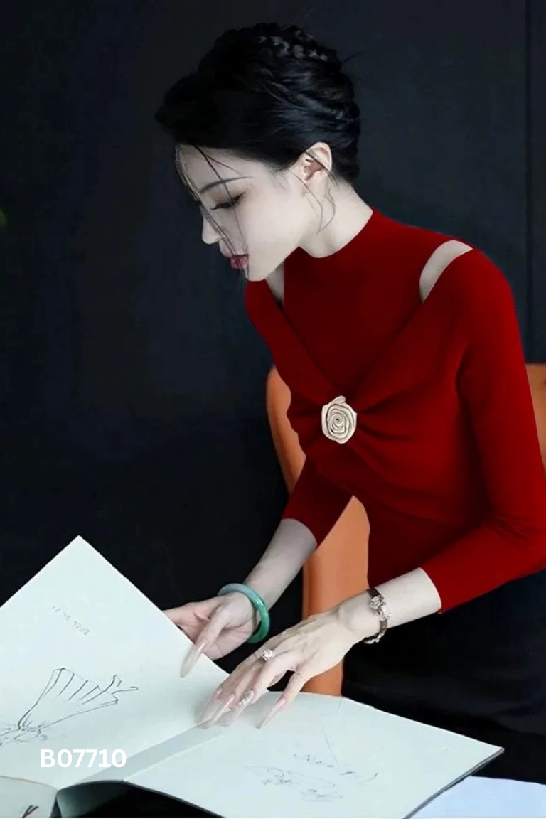 Áo len đỏ phối hoa
