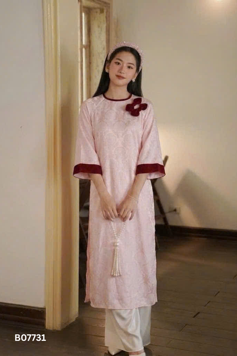 Áo dài hồng phối nơ nhung đỏ (không quần)
