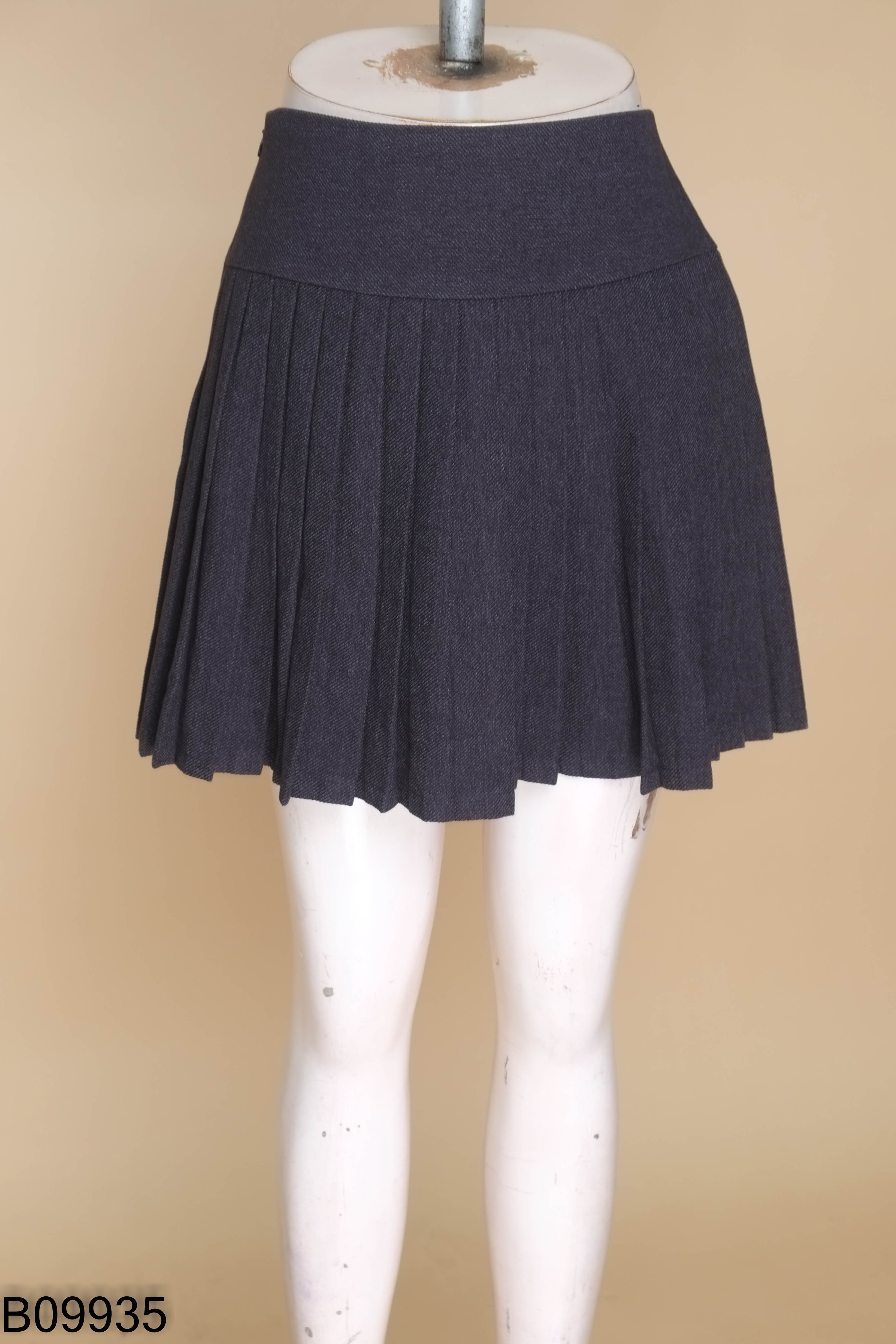 Chân váy xám TWENTY FIVE xếp ly